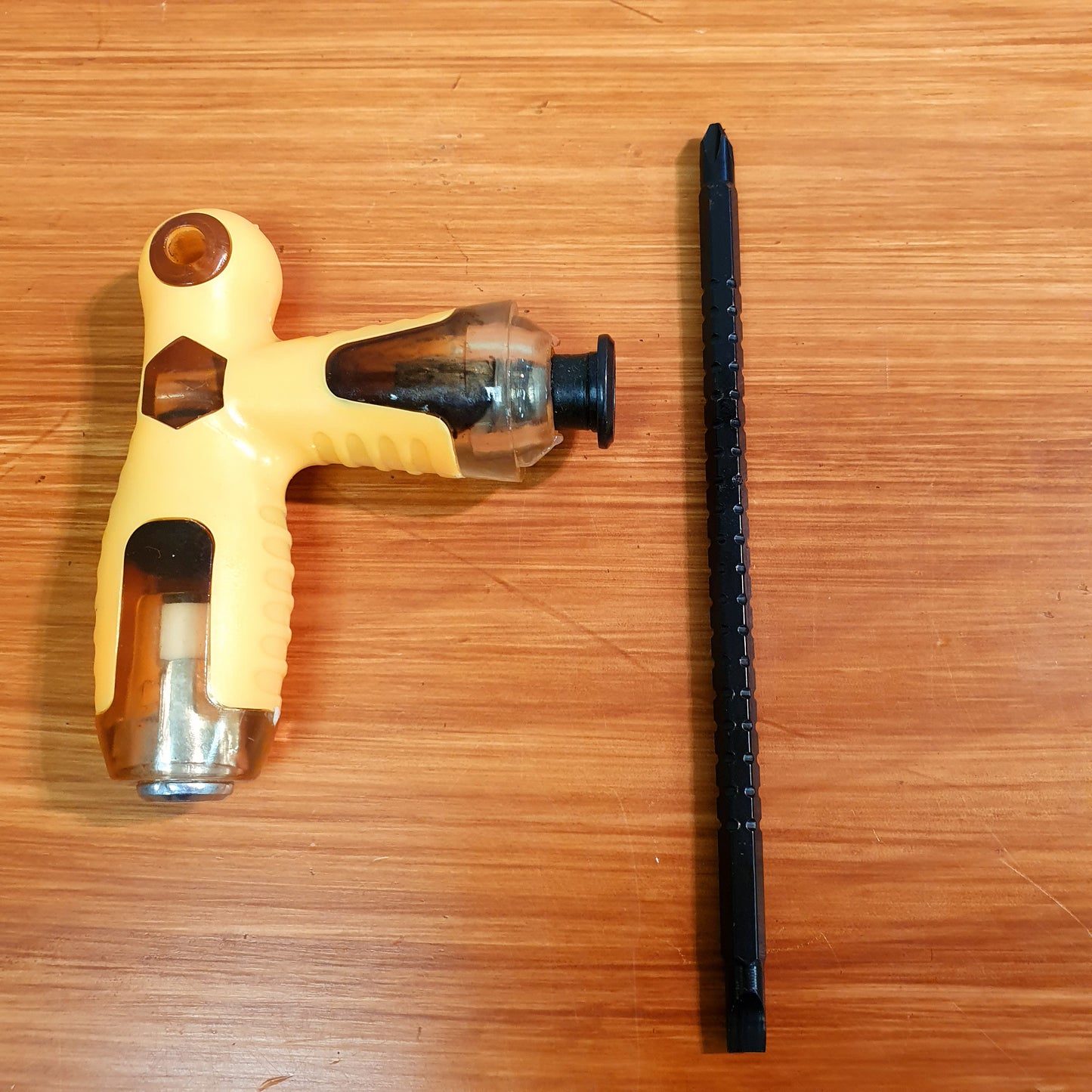 Screw Driver with multi interchangable head