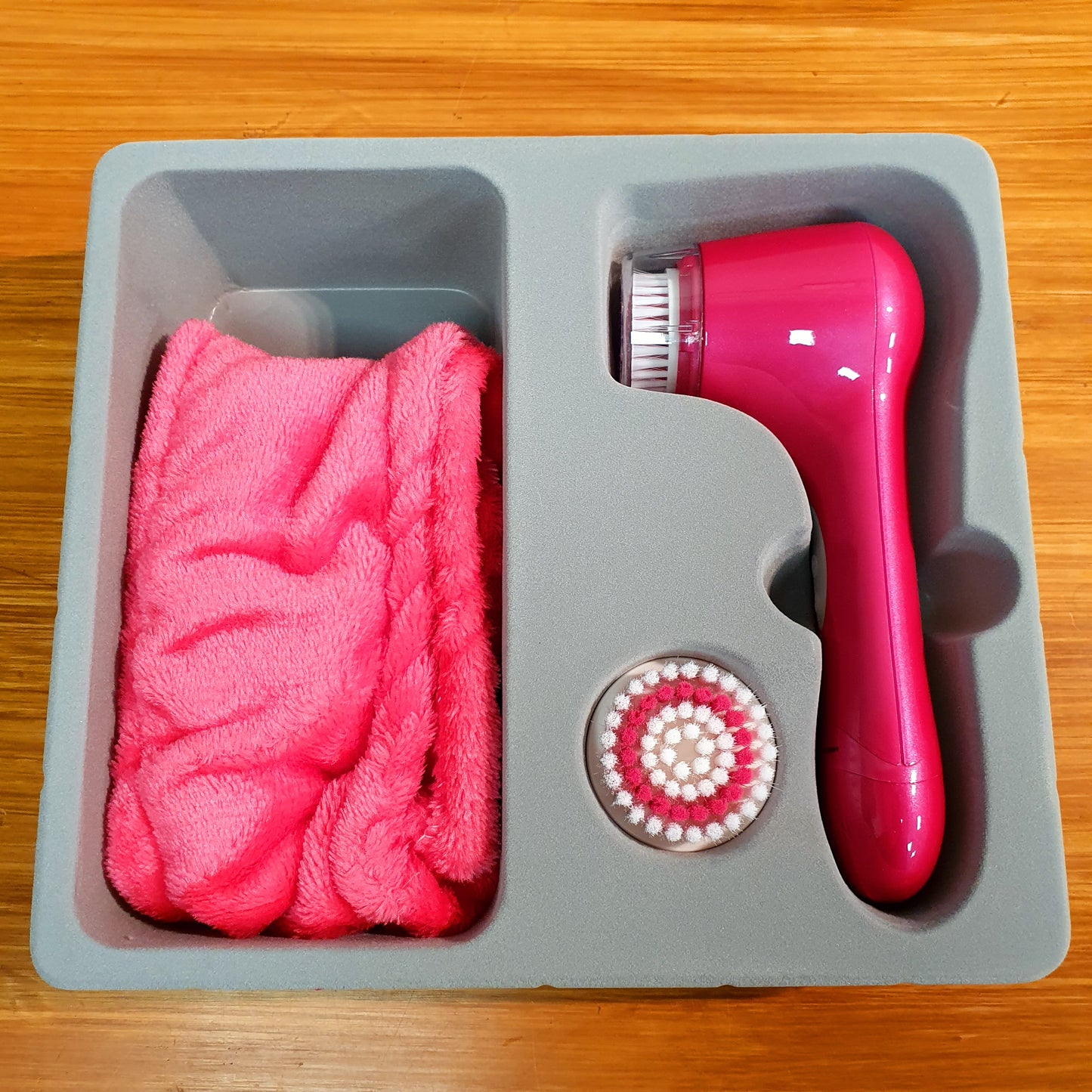 Westinghouse Facial Cleansing Brush Cell Operated