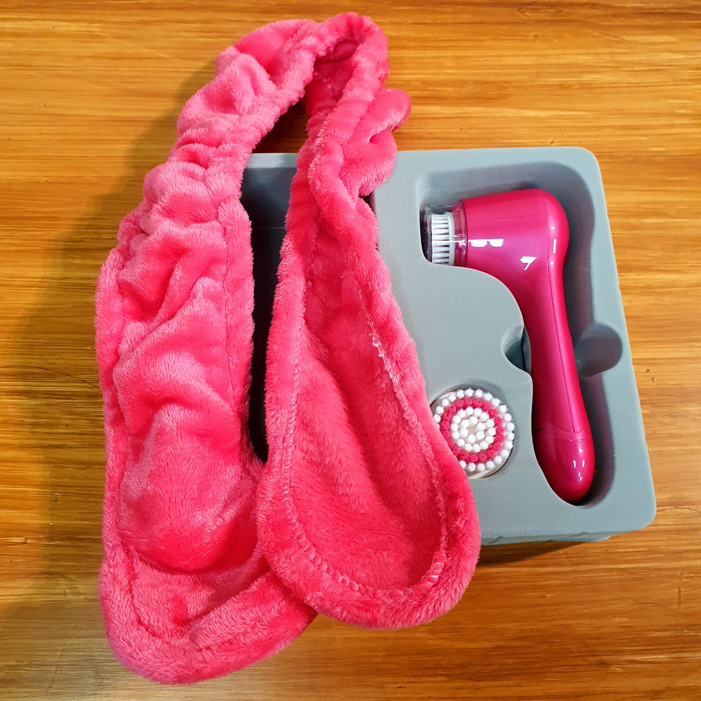 Westinghouse Facial Cleansing Brush Cell Operated