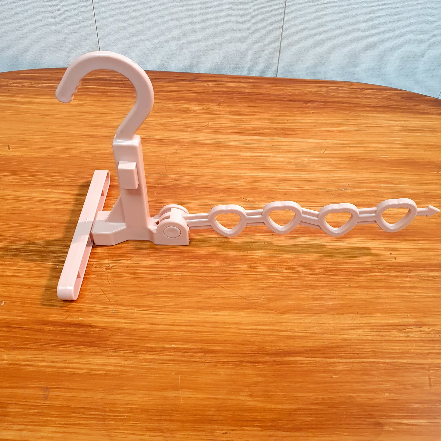 Foldable hanger