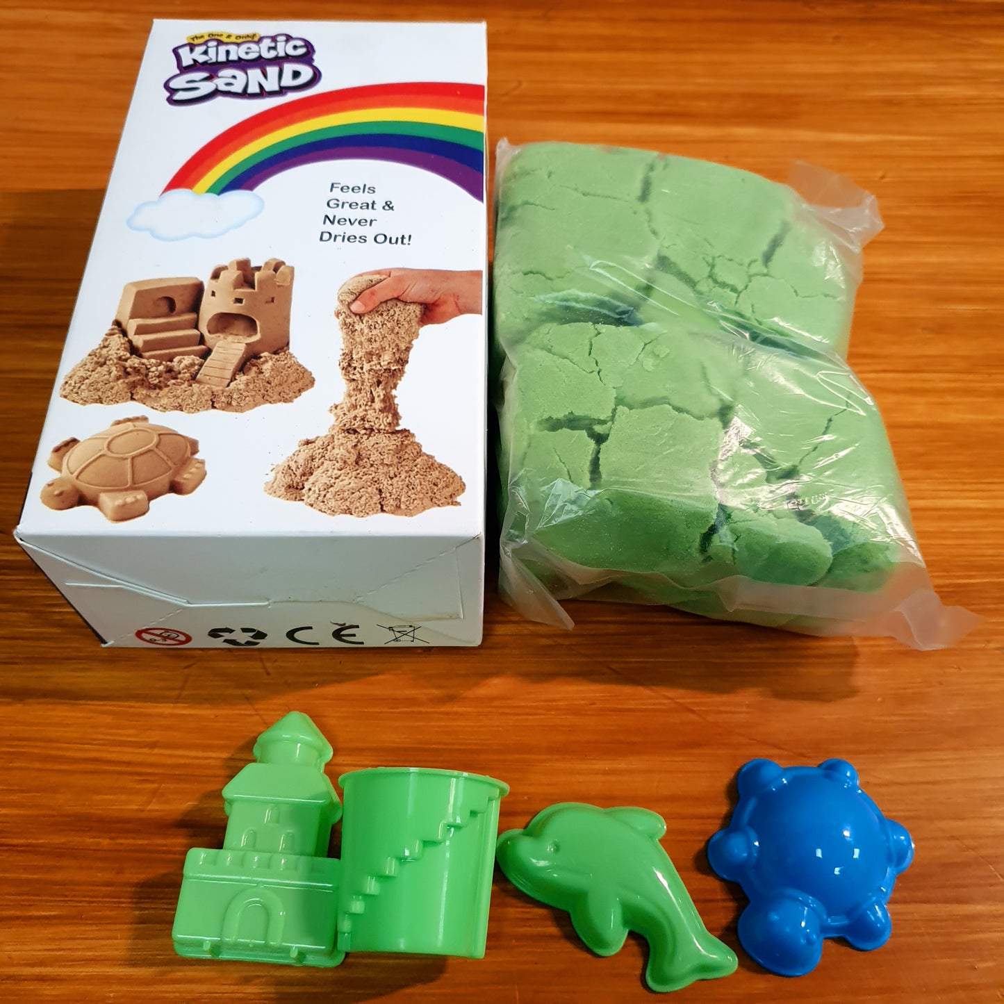 Kinetic sand cotton box
