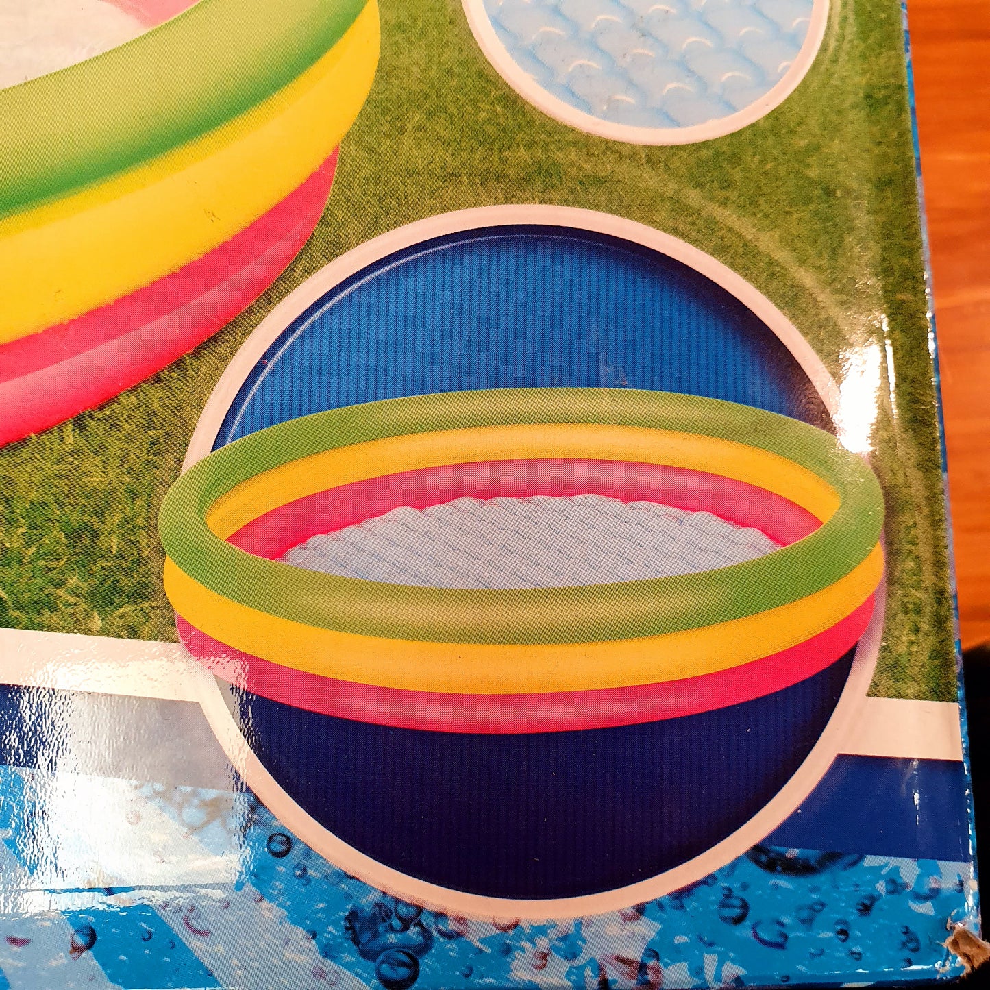 Swimming pool inflatable