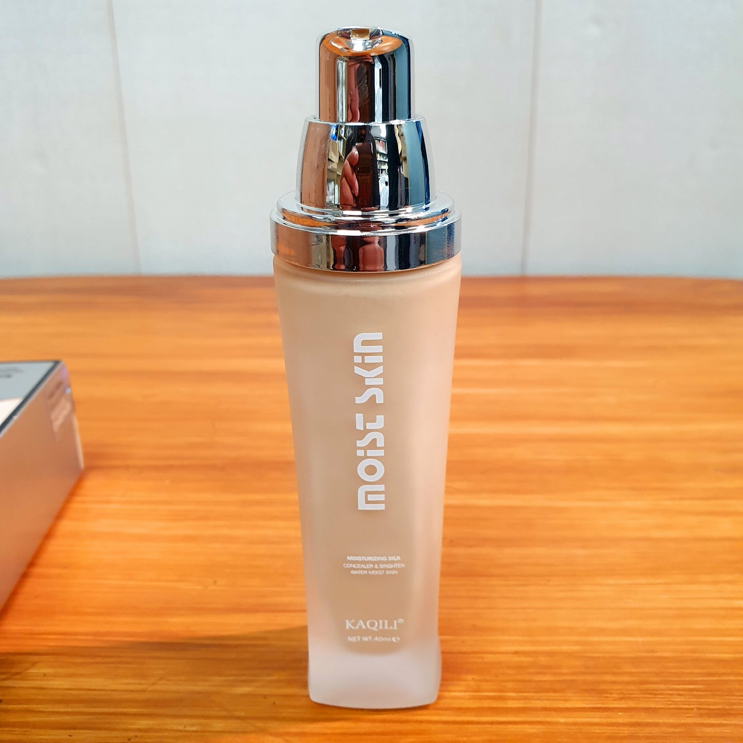 Moist skin silk foundation