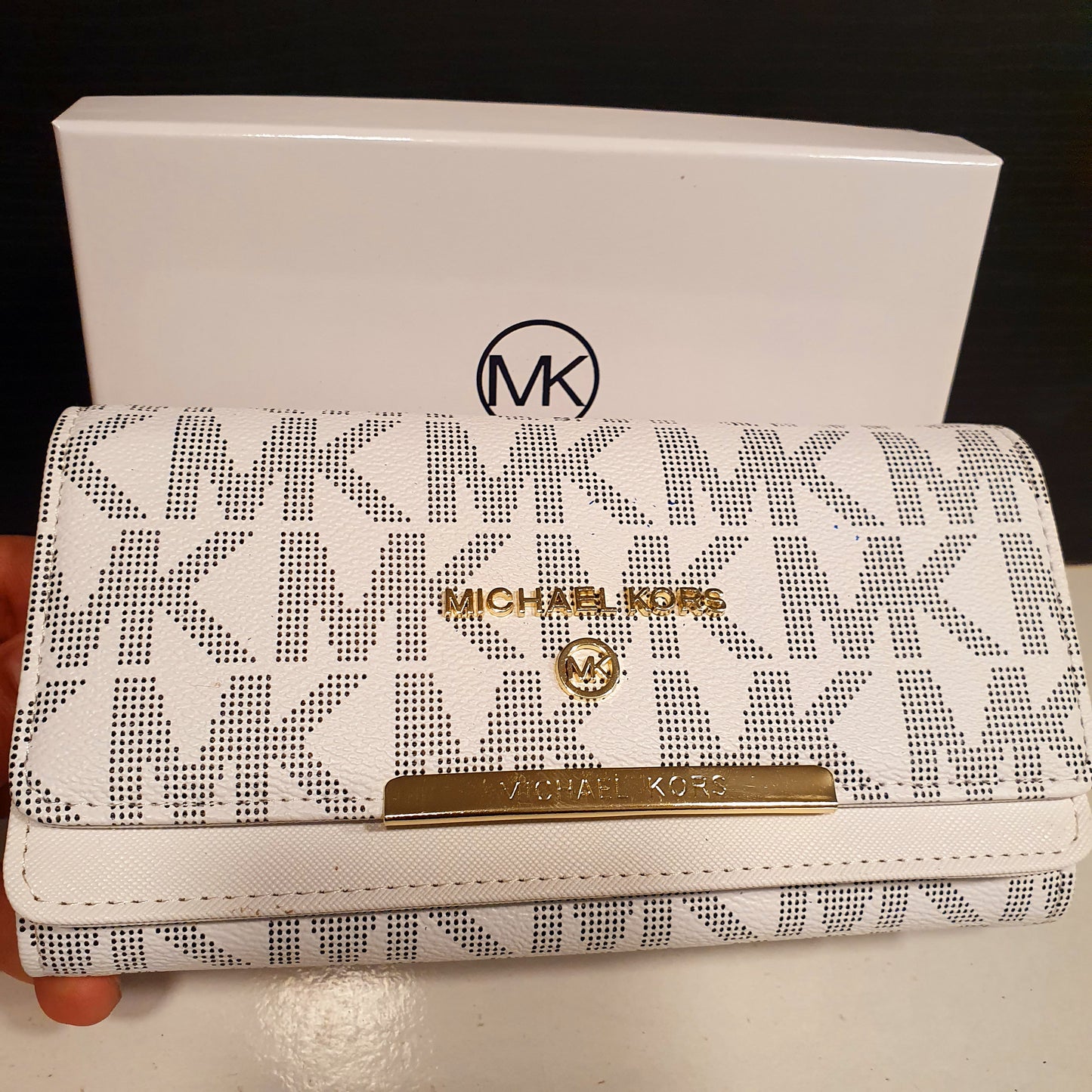Michael Kors Long Wallet with Box 10260044