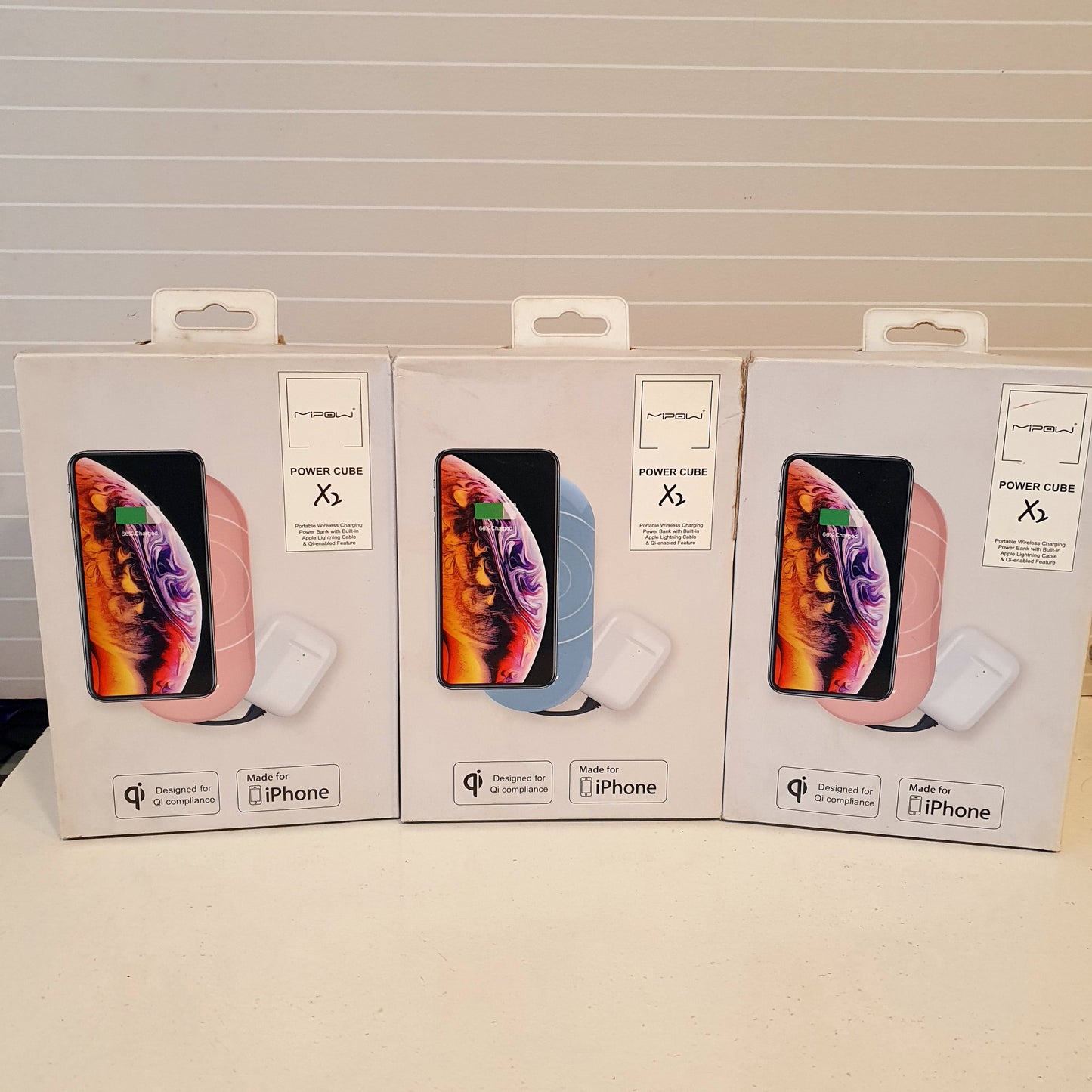 Power Cube Wireless Power bank for Iphone and Android, 32650
