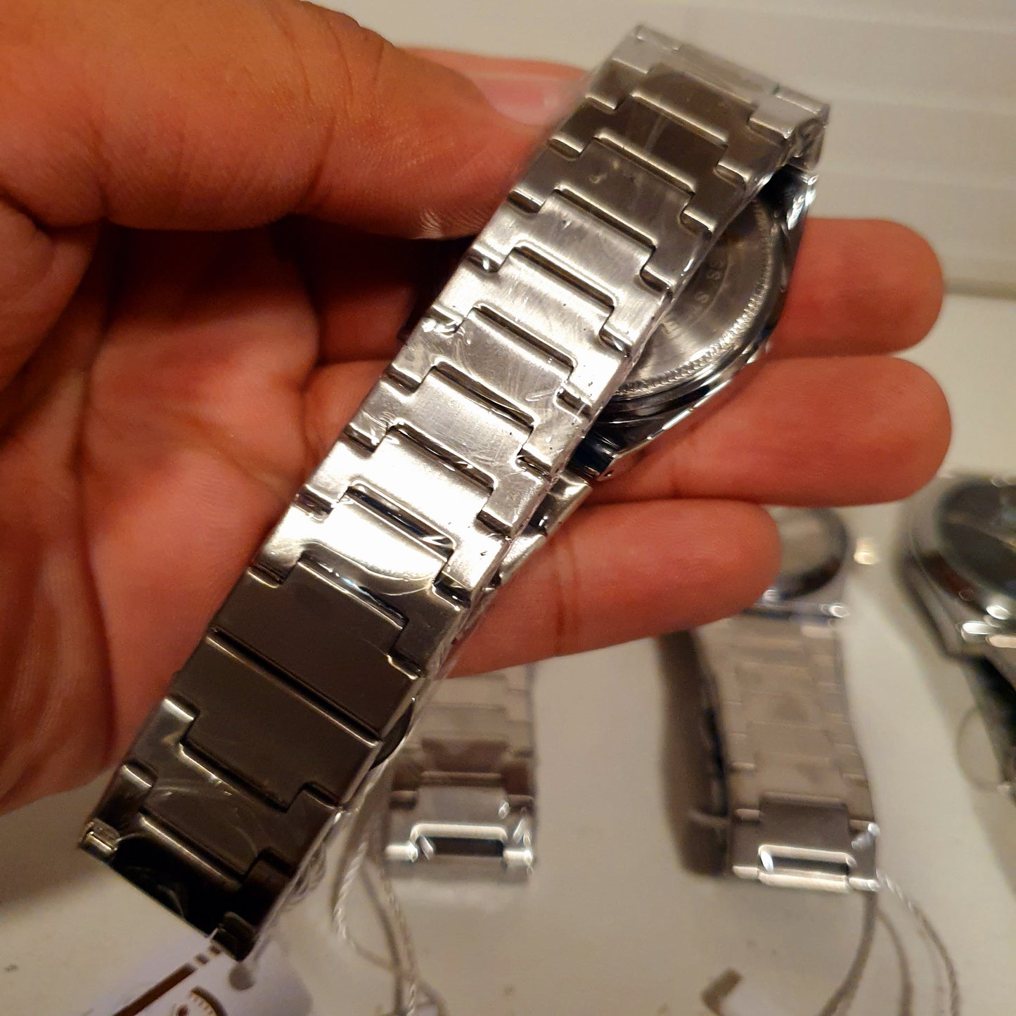 Vokai Quartz Elegant Premium Quarts Stainless Steel Men's Watch 33000