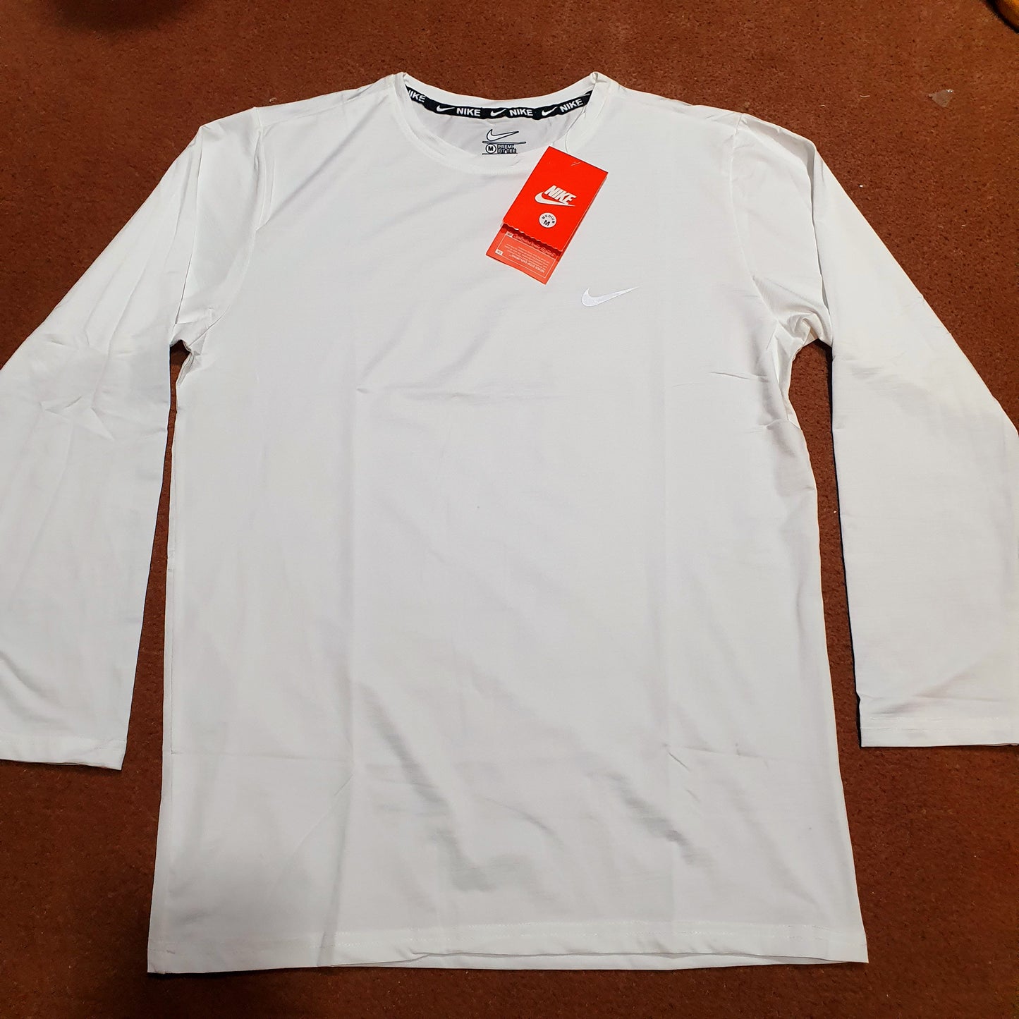 Nike White mens Sports Shirt, 455