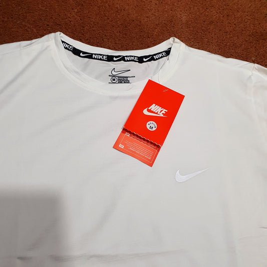 Nike White mens Sports Shirt, 455