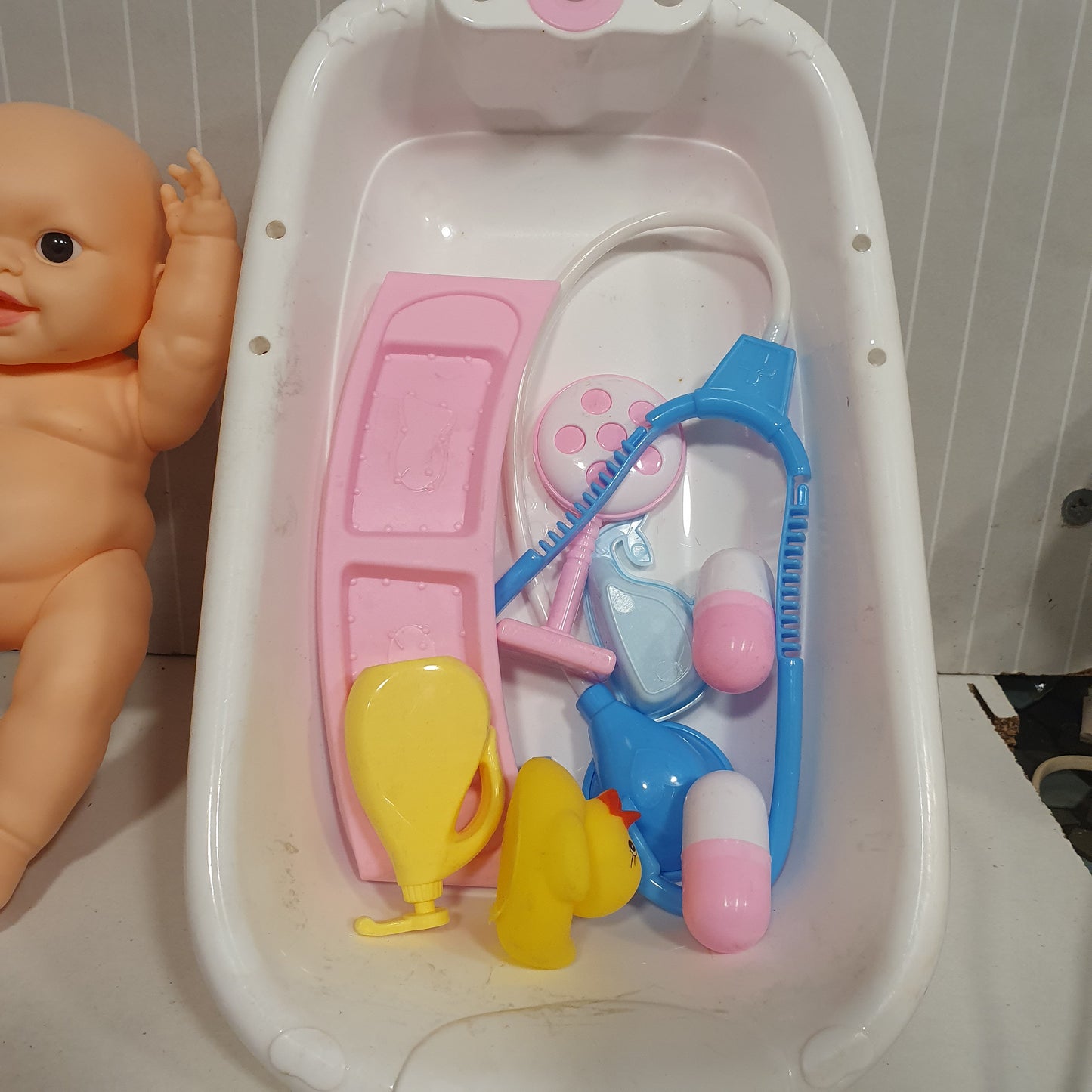 Doll Doctor Set with Feeder 61170