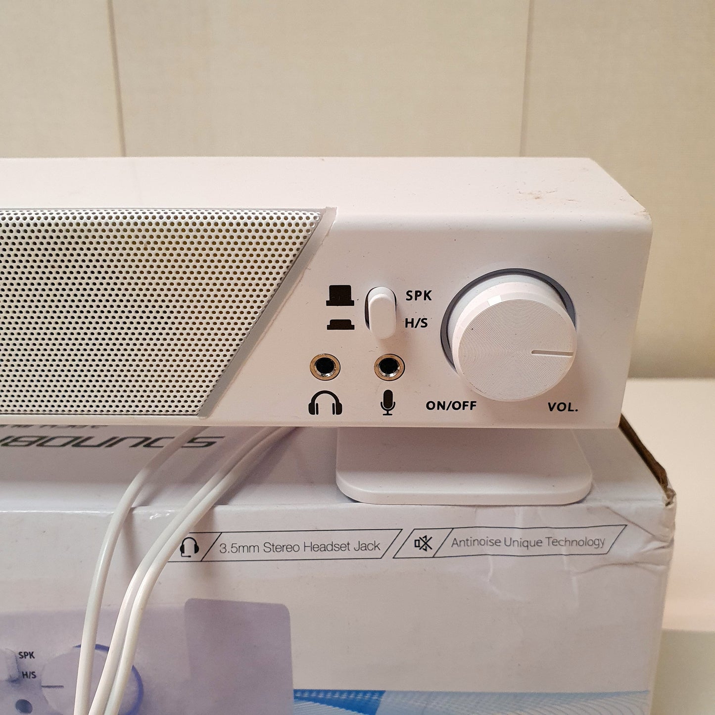 White Soundbar USB Speaker, 52650