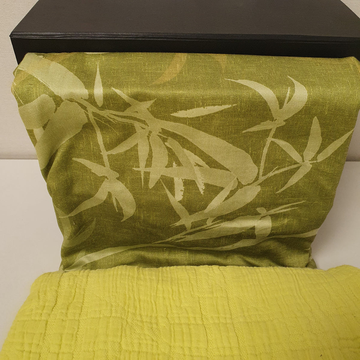 Eatavonni Home Green Bedsheet , 1