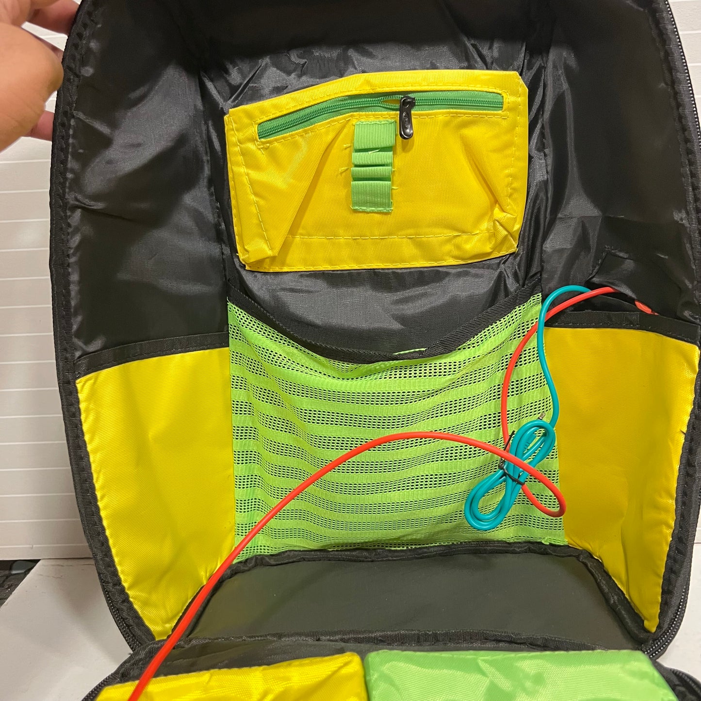 BIAOWANG Antitheft 15.6″ Backpack with USB & AUX