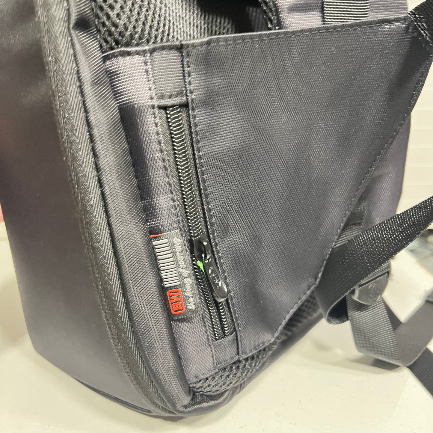 BIAOWANG Antitheft 15.6″ Backpack with USB & AUX