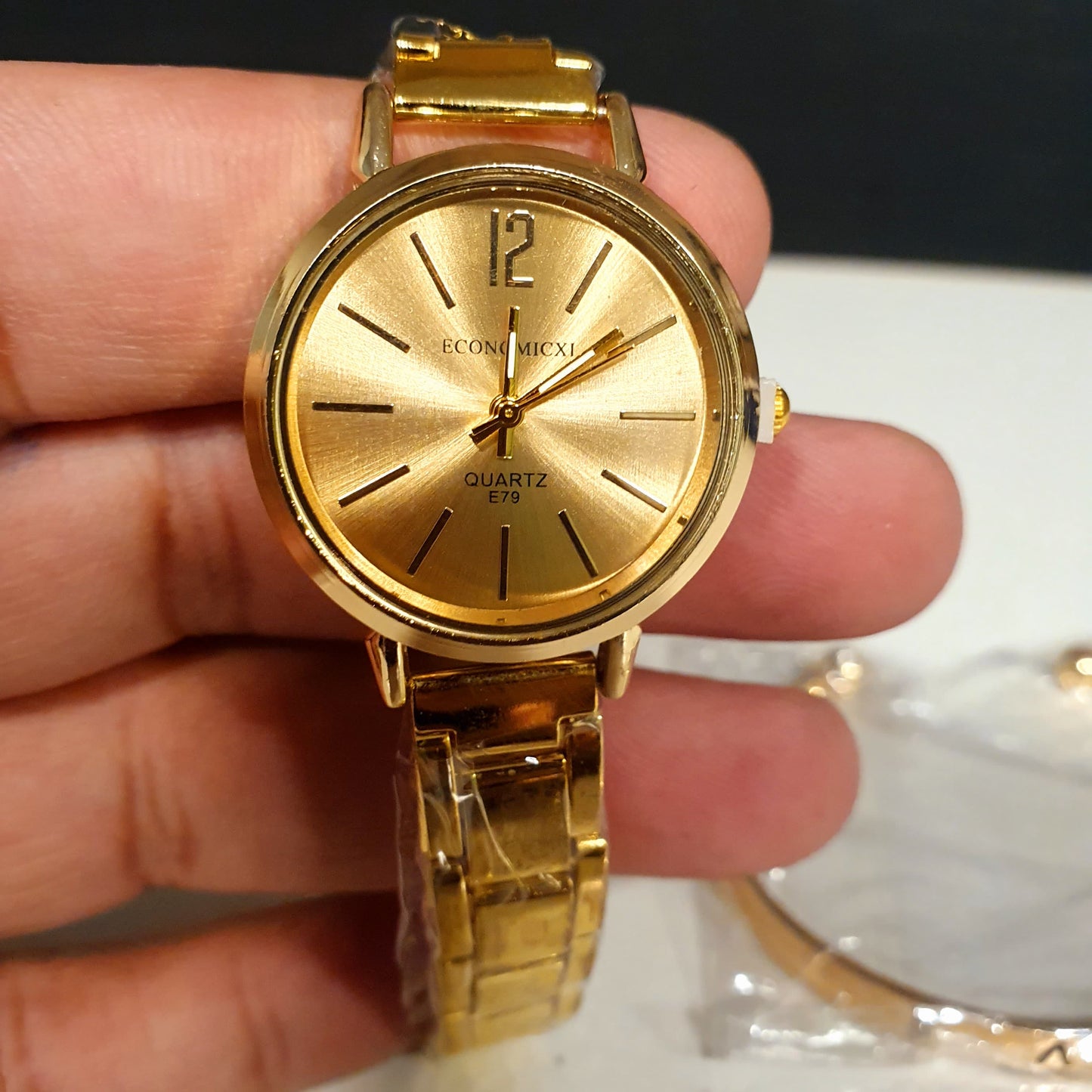 Golden Watch With Bracelet