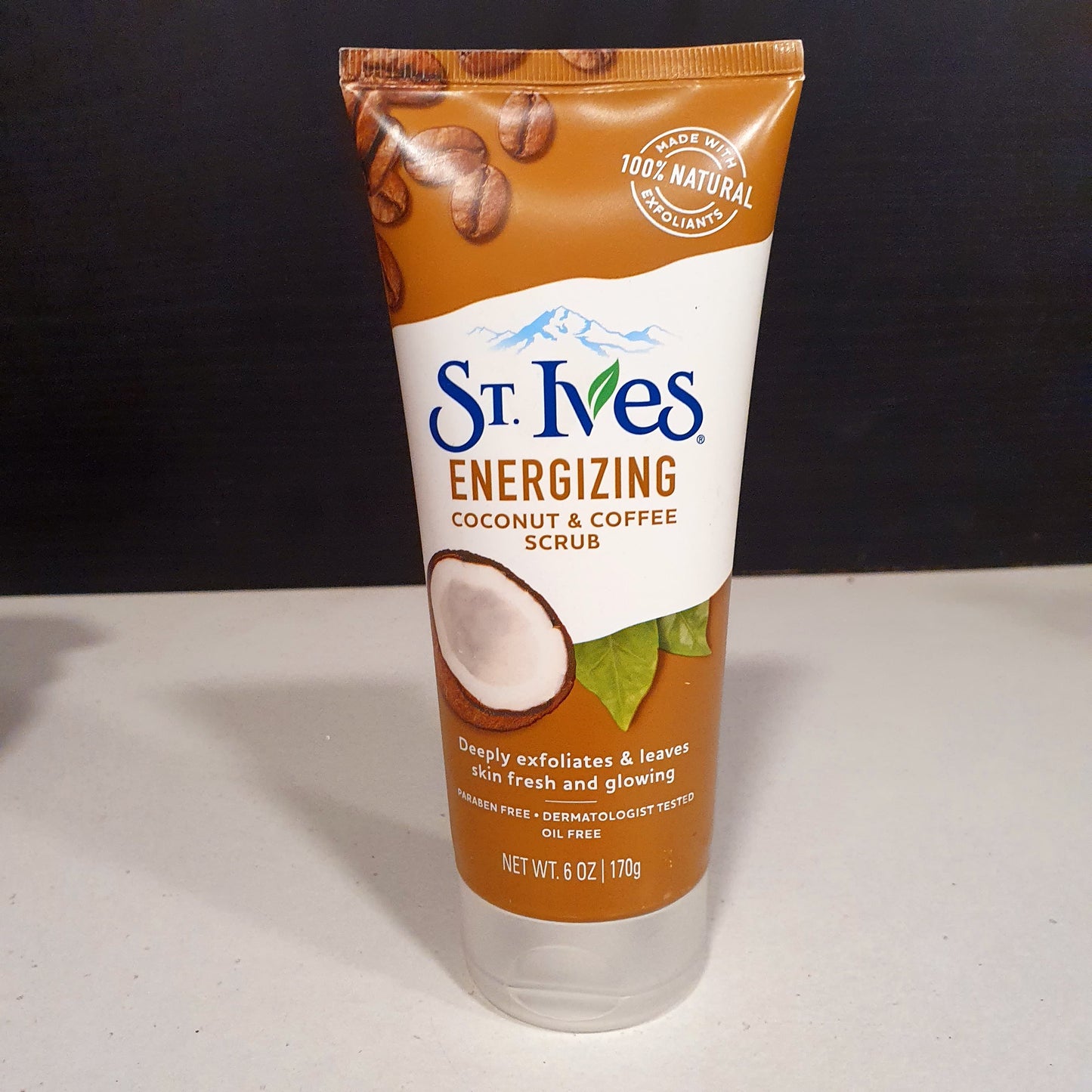St Ilves Energizing Coconut Scrub 241250