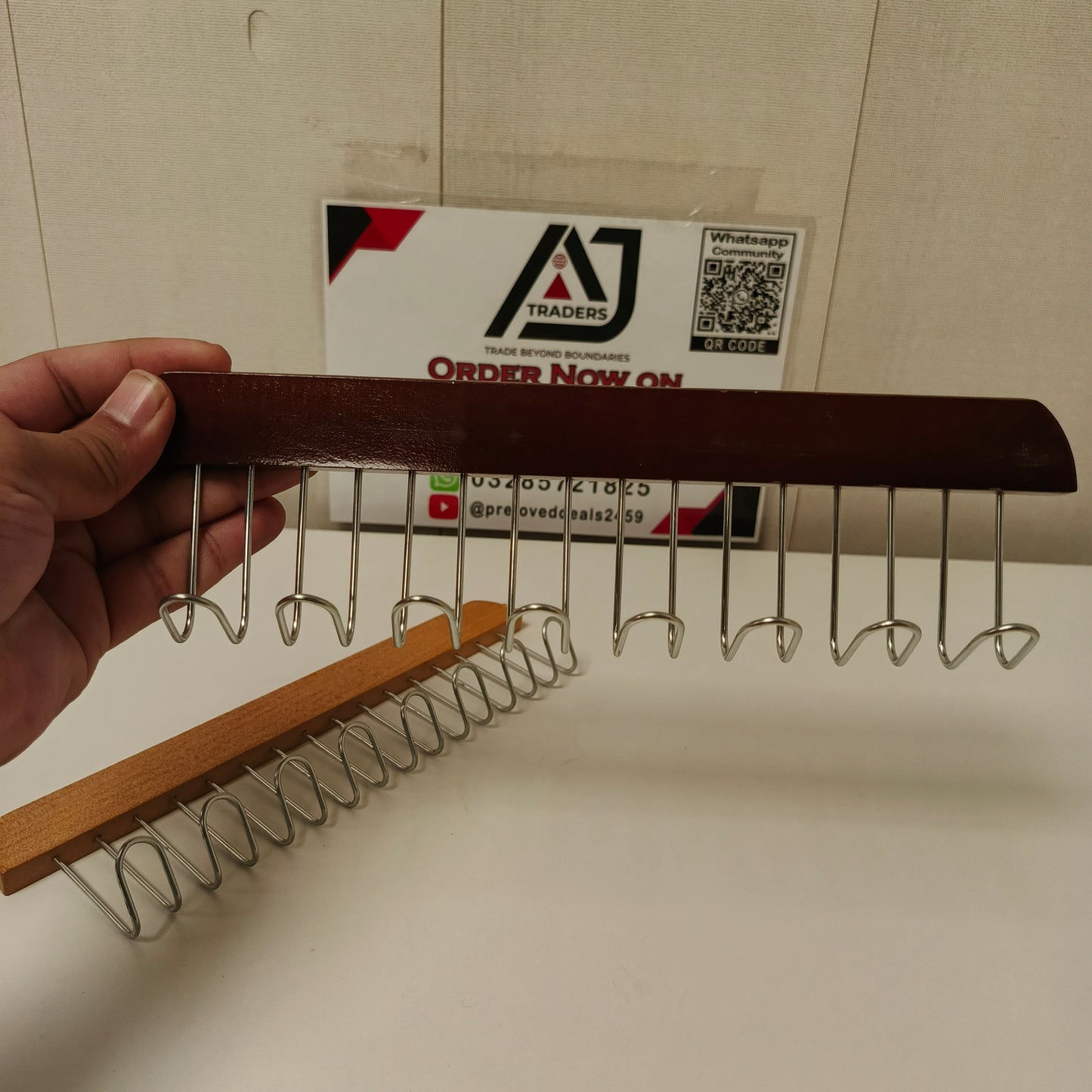 Cloth hanger, 61820