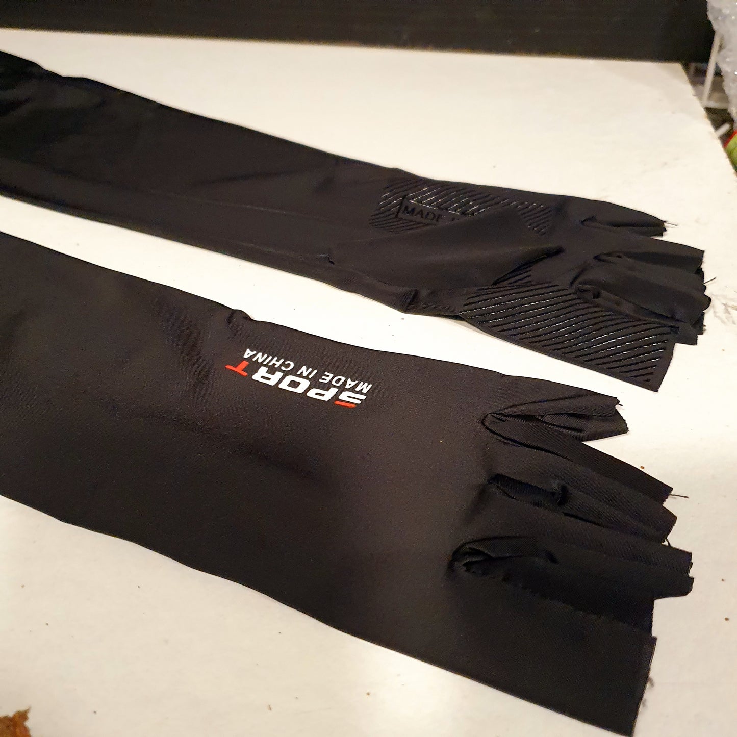 Gloves pair