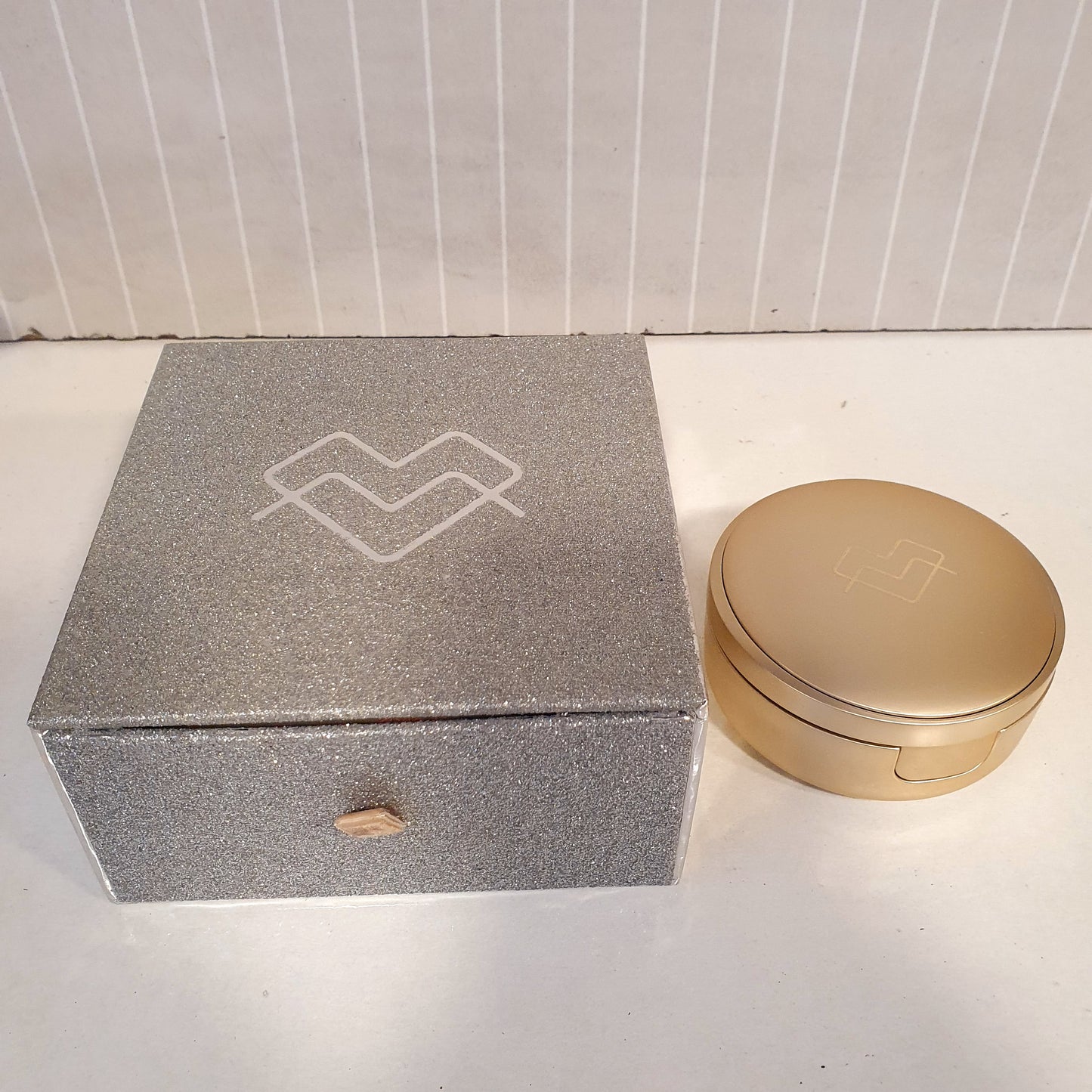 Makeup Kit with Power Bank and Led Light 32950