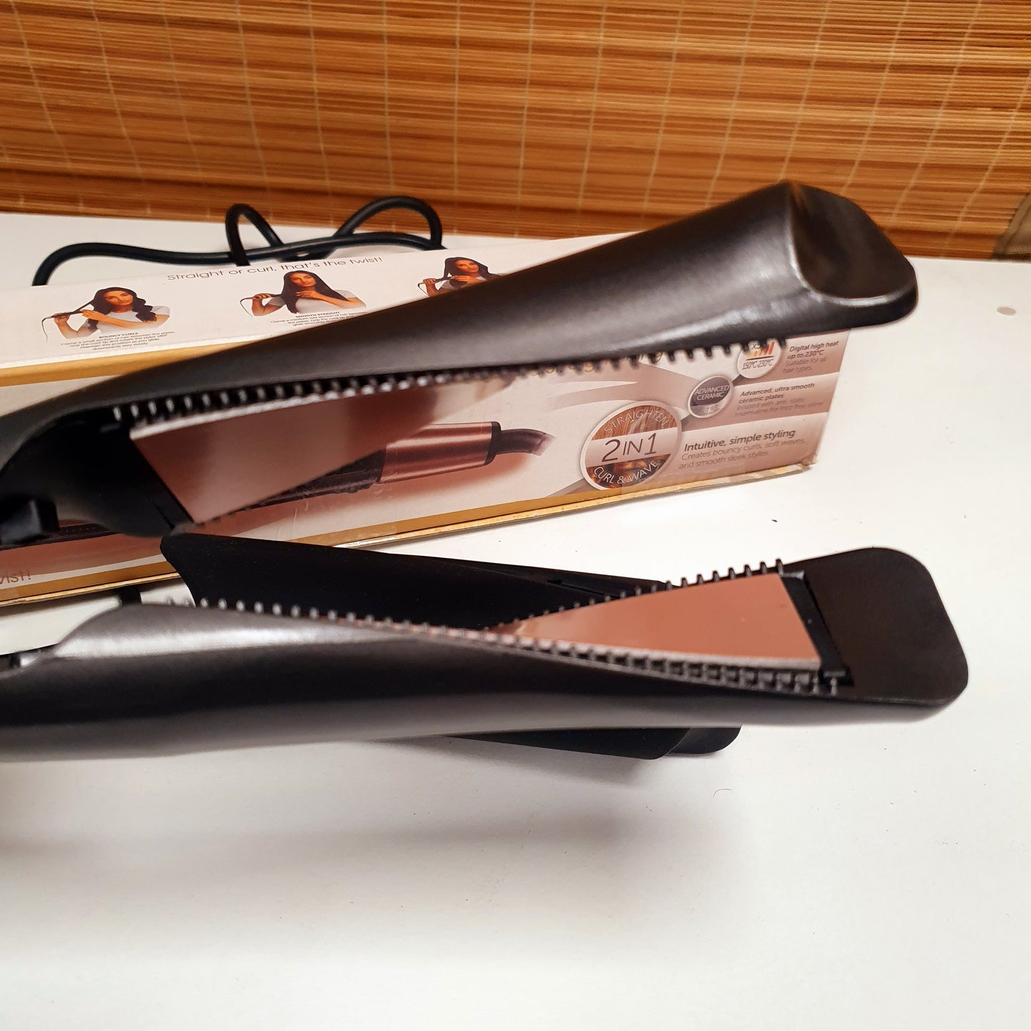 2 IN 1 Digital Straightner + Curler Unique Twisted Plates