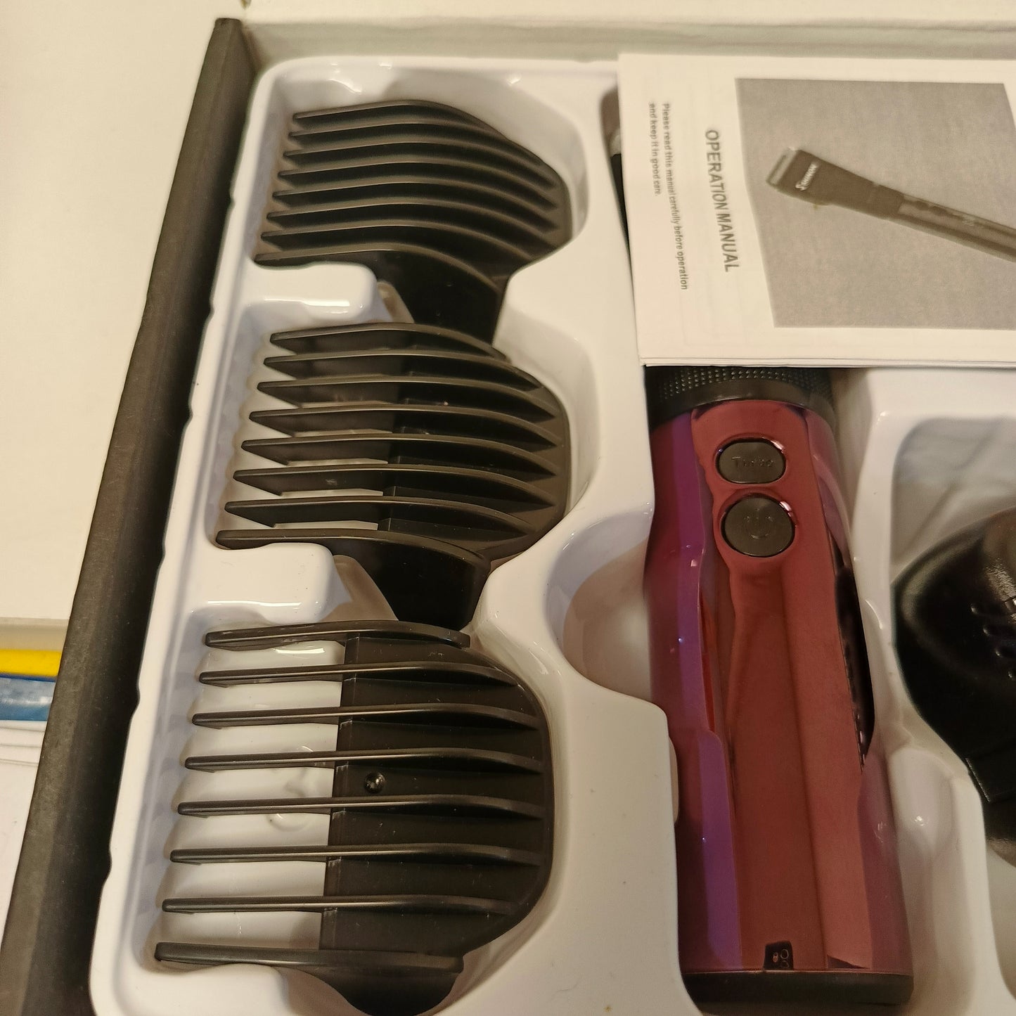 Professional High Quality Rechargeable Trimmer with Charging Dock and Multiple Combs