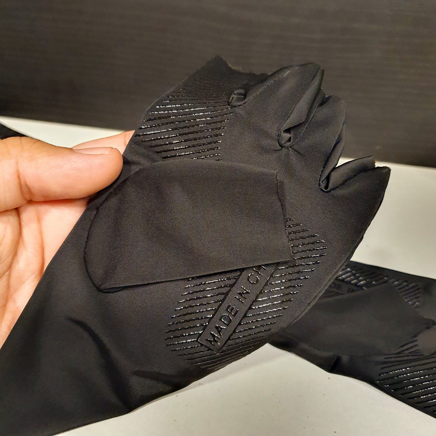 Gloves pair