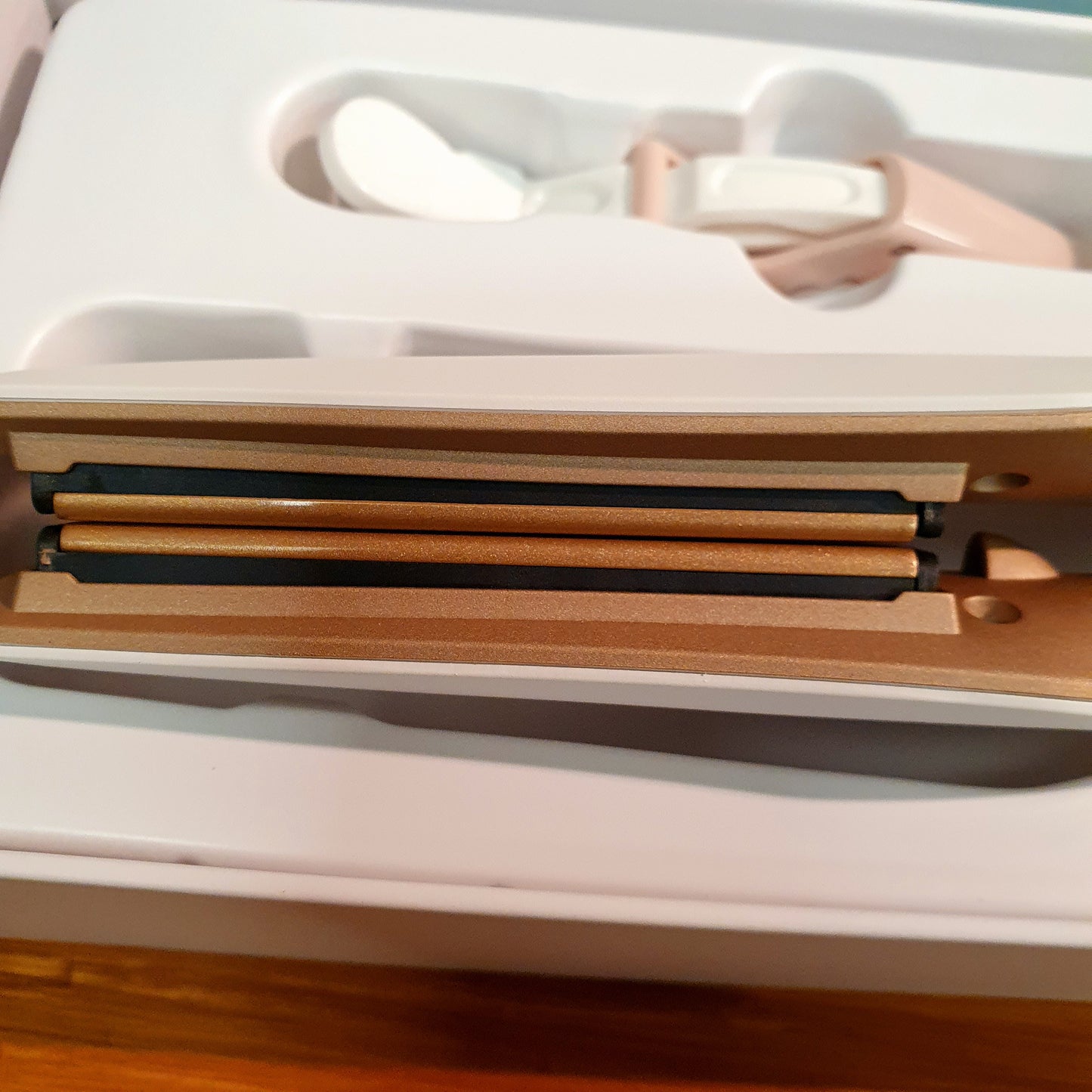 Seyya digital hair  straightener Sh 012