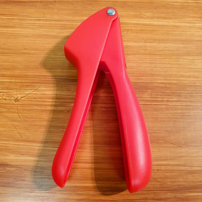 Garlic crusher