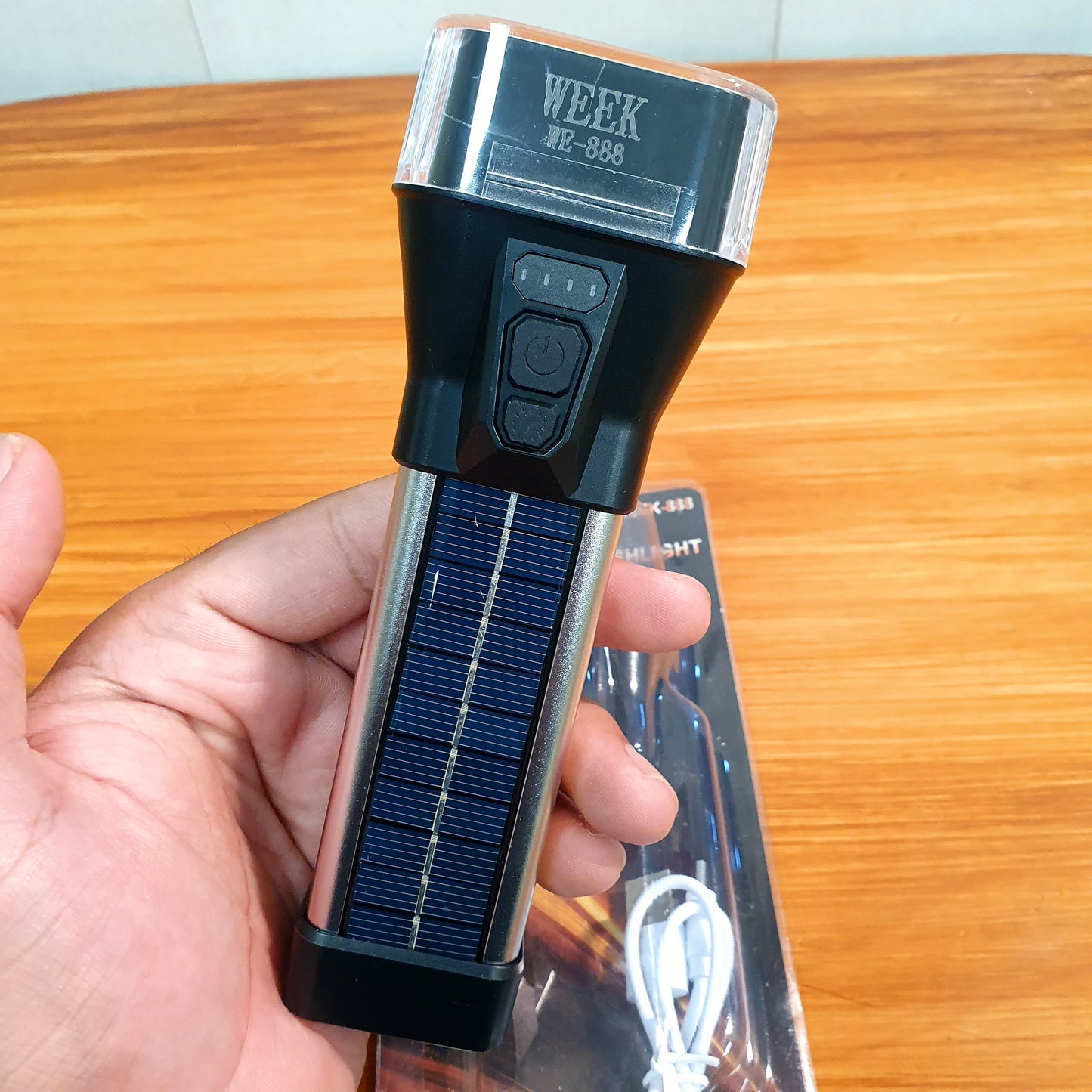 Solar Chargeable Flashlight 3 in 1