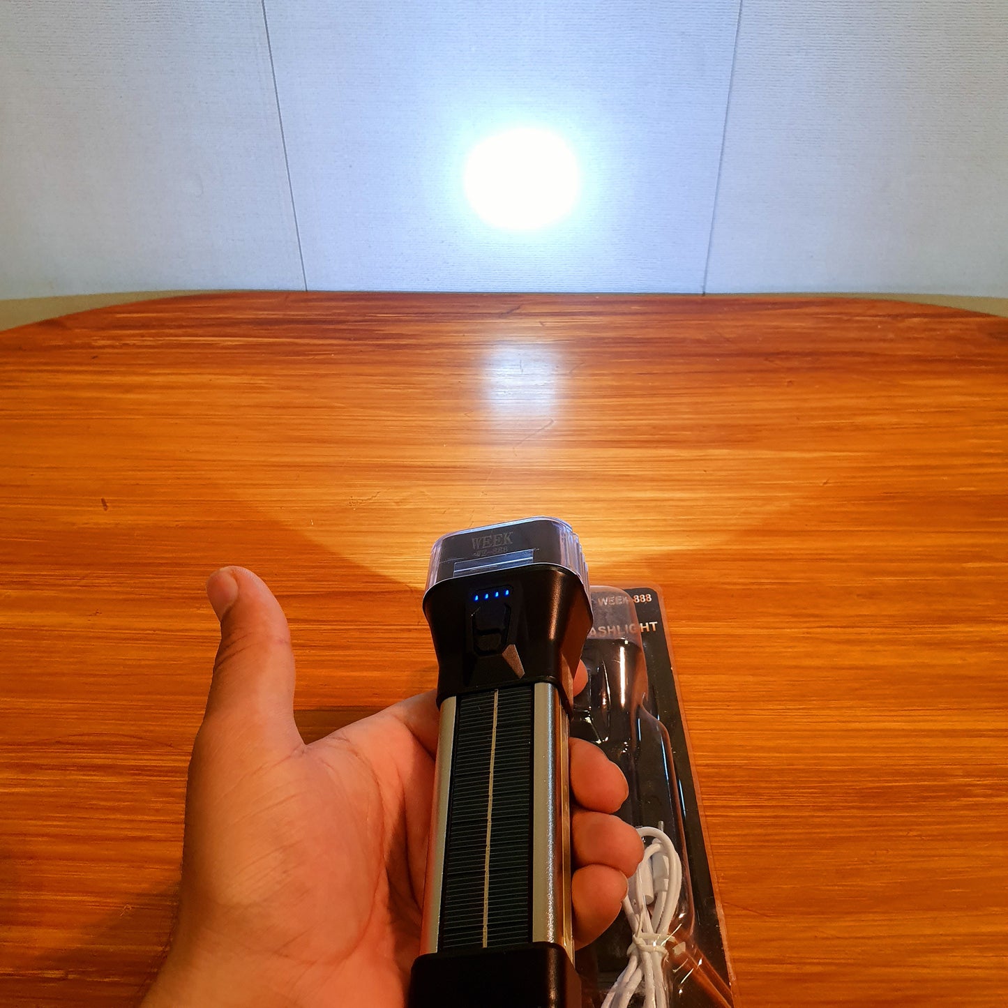 Solar Chargeable Flashlight 3 in 1