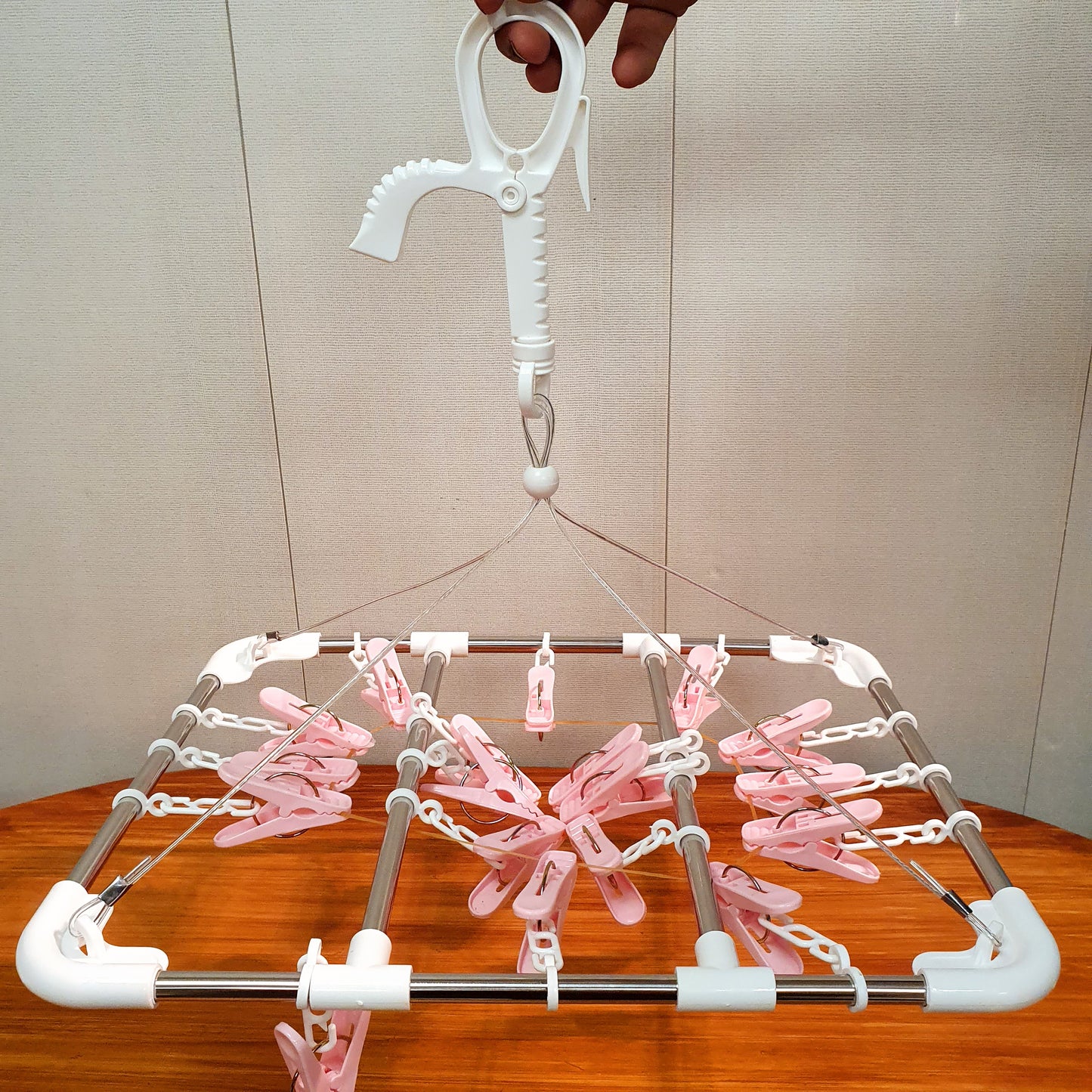 Cloth hanging pegs with hanger