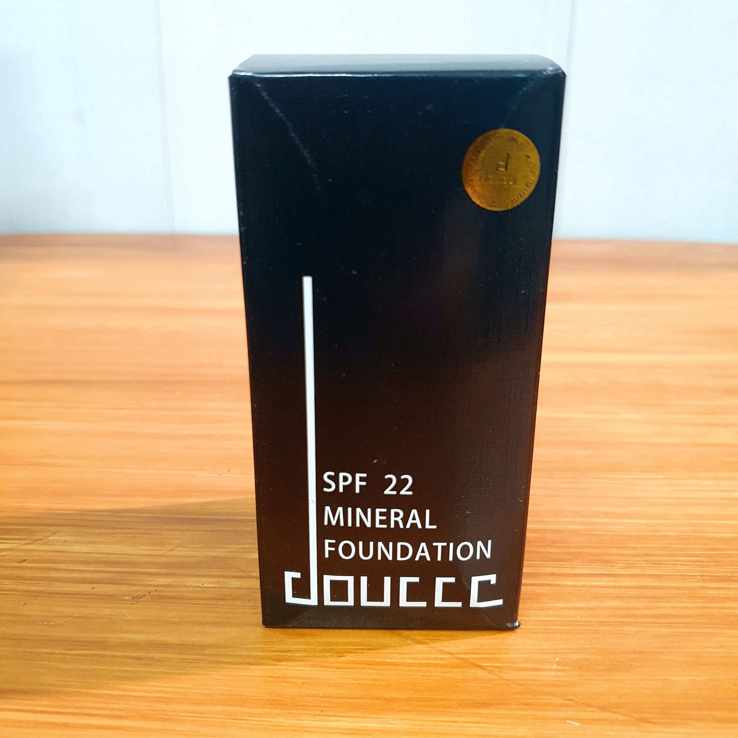 Doucce Foundation anti oxidant green tea extract