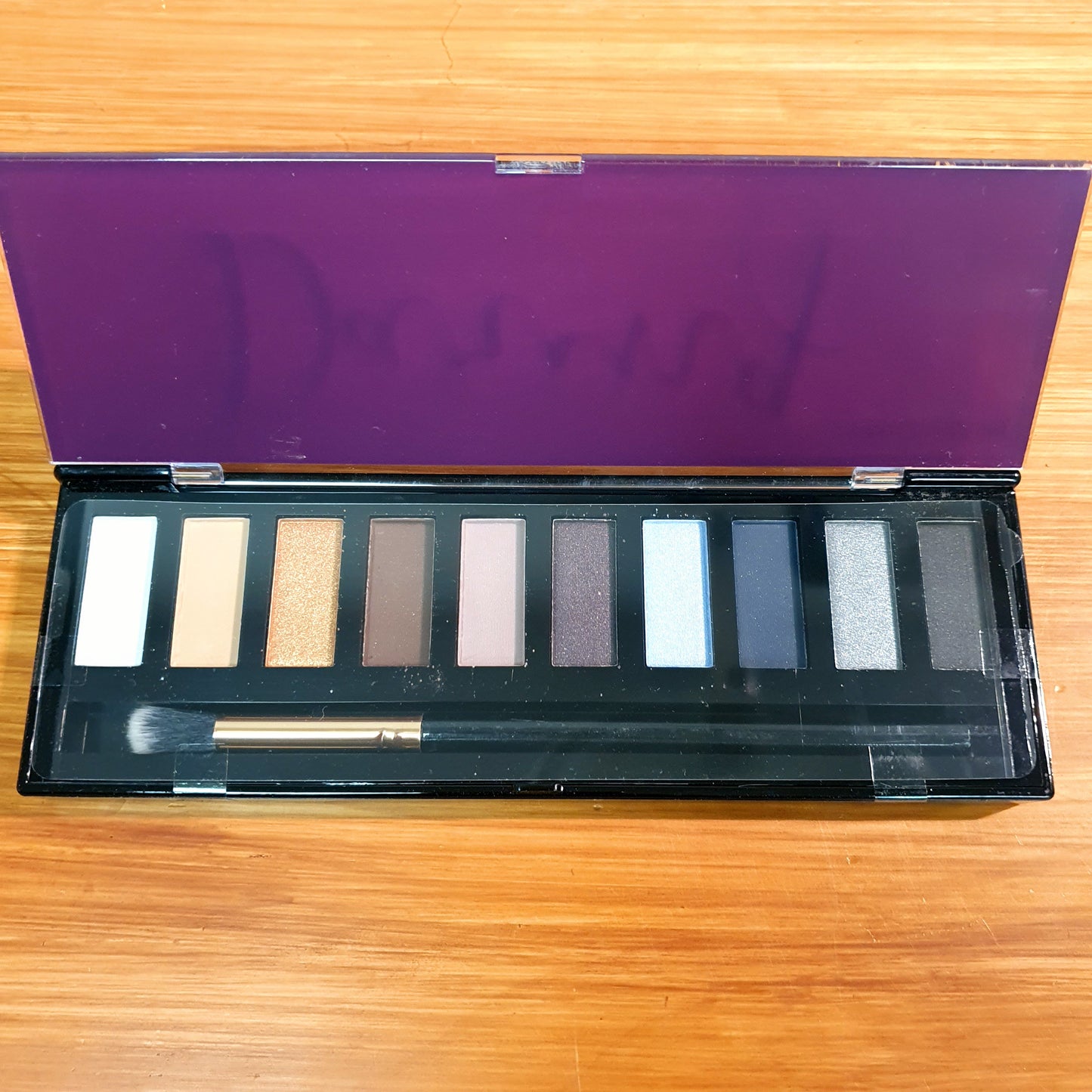 10 color eye shadow pallet