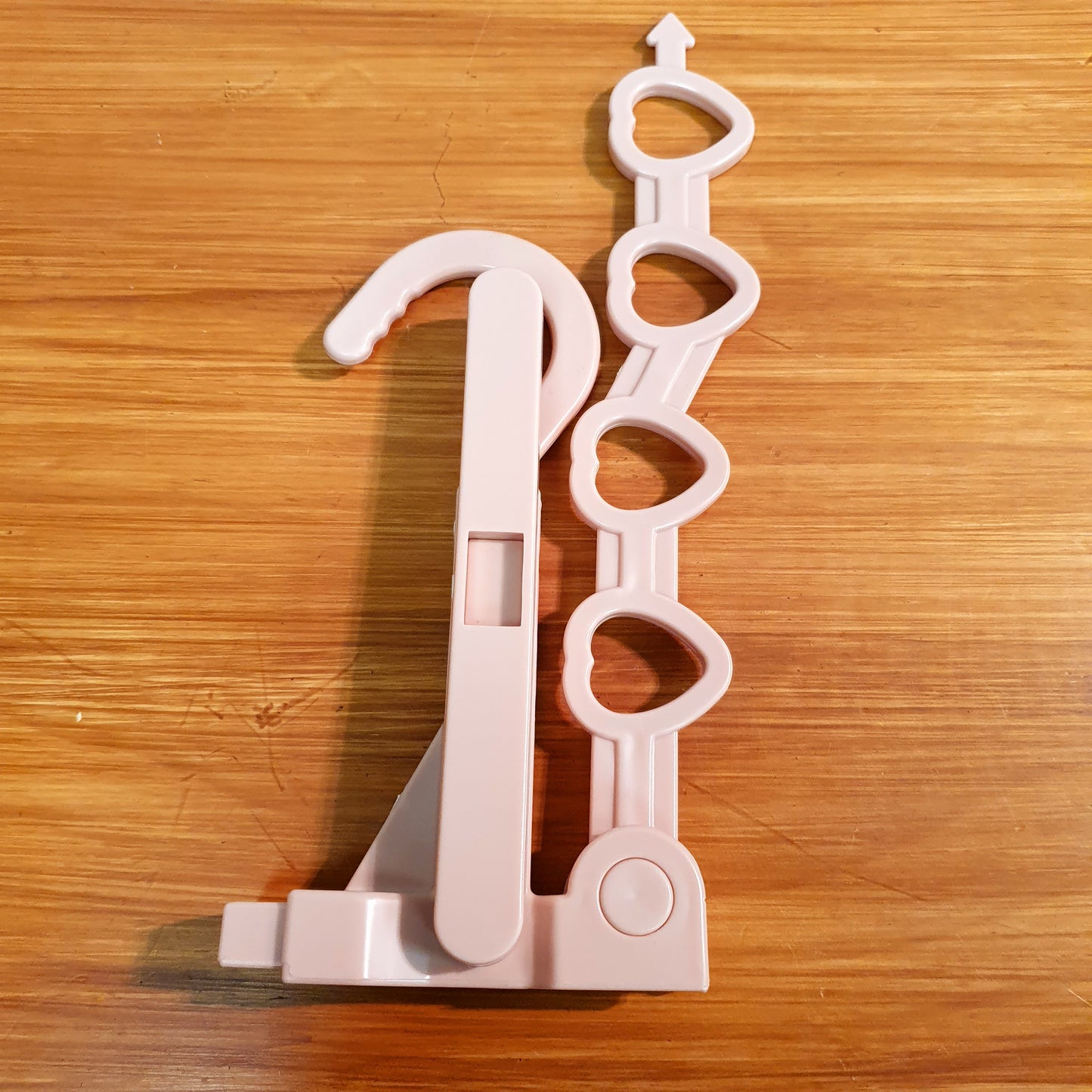 Foldable hanger