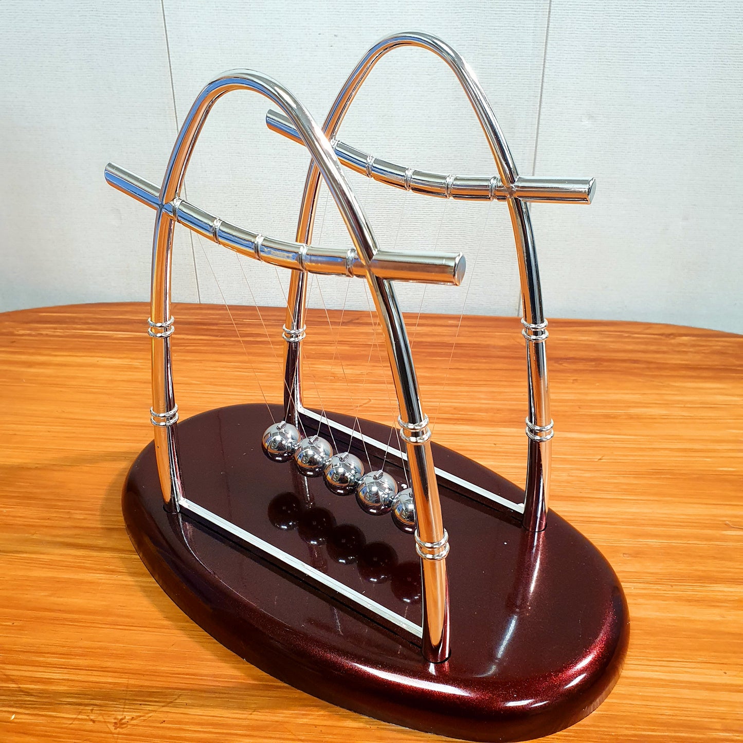Pendulam Balance Balls
