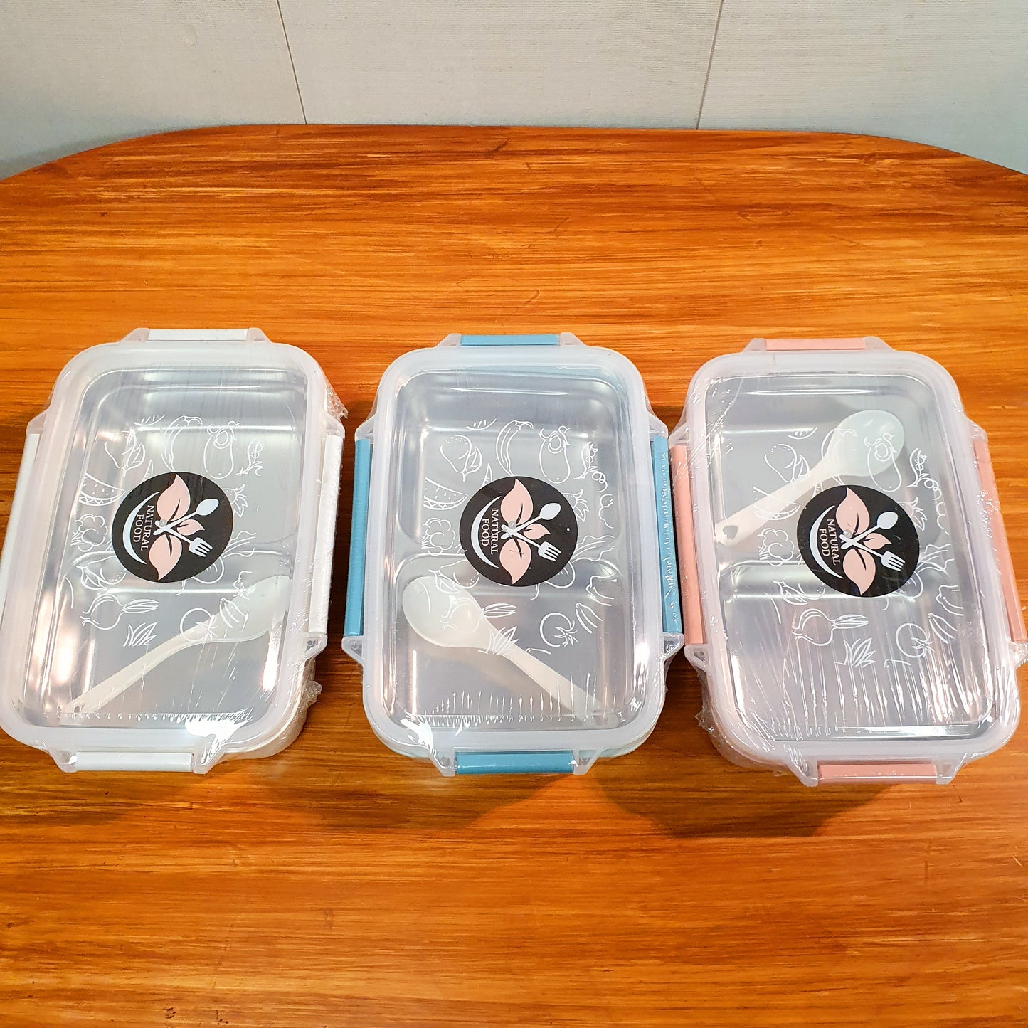 Lunch box with stainless steel inner
