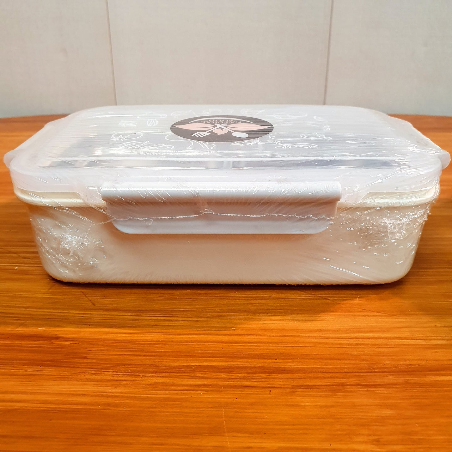 Lunch box with stainless steel inner