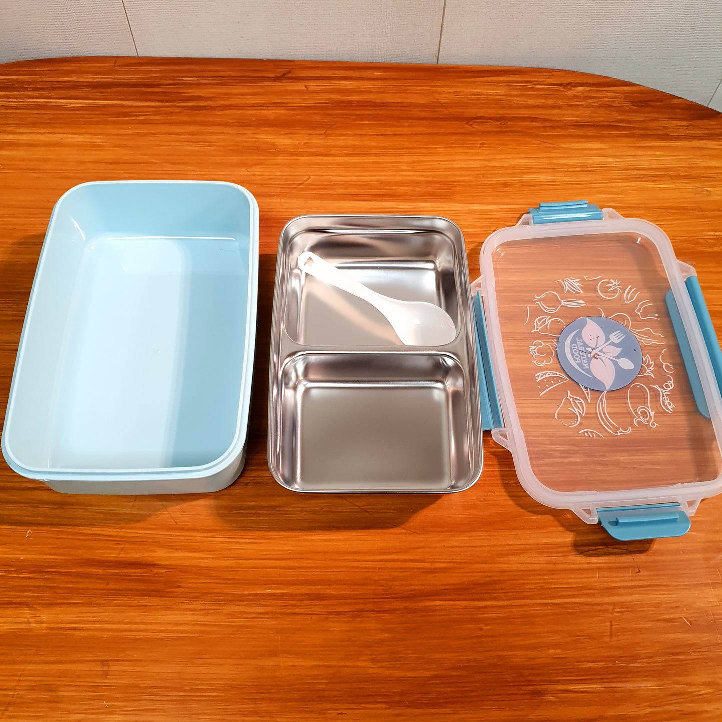 Lunch box with stainless steel inner