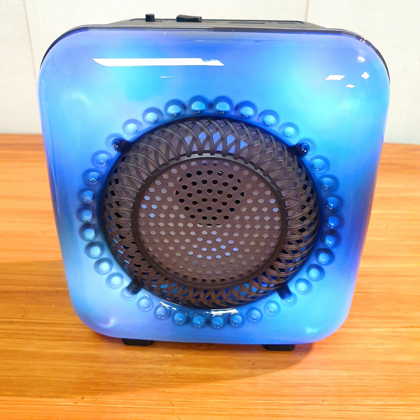 Rechargeable Speaker with lights
