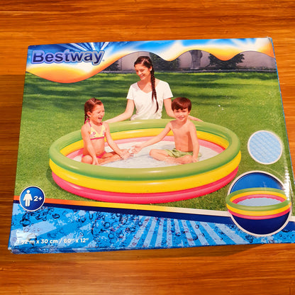 Swimming pool inflatable