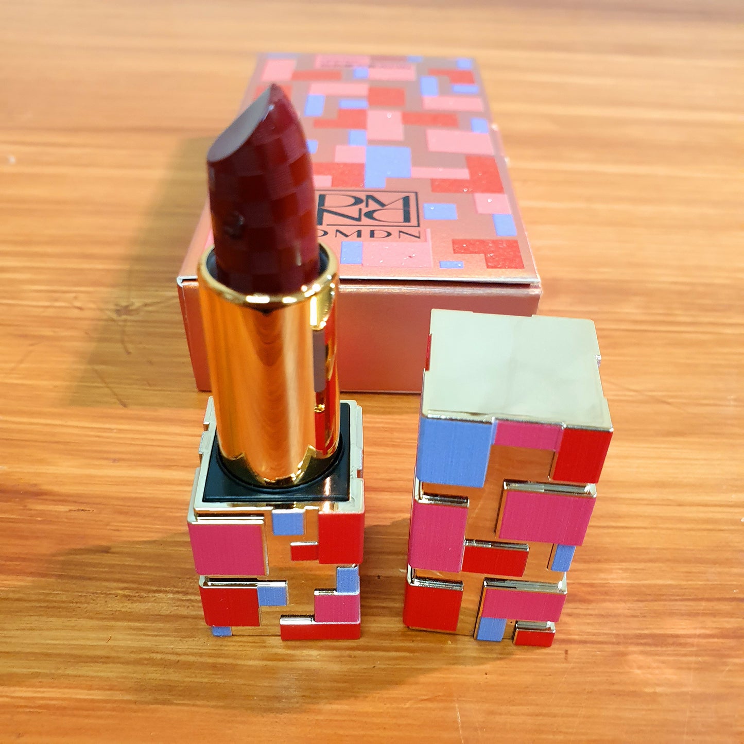 Dmdn lipstick