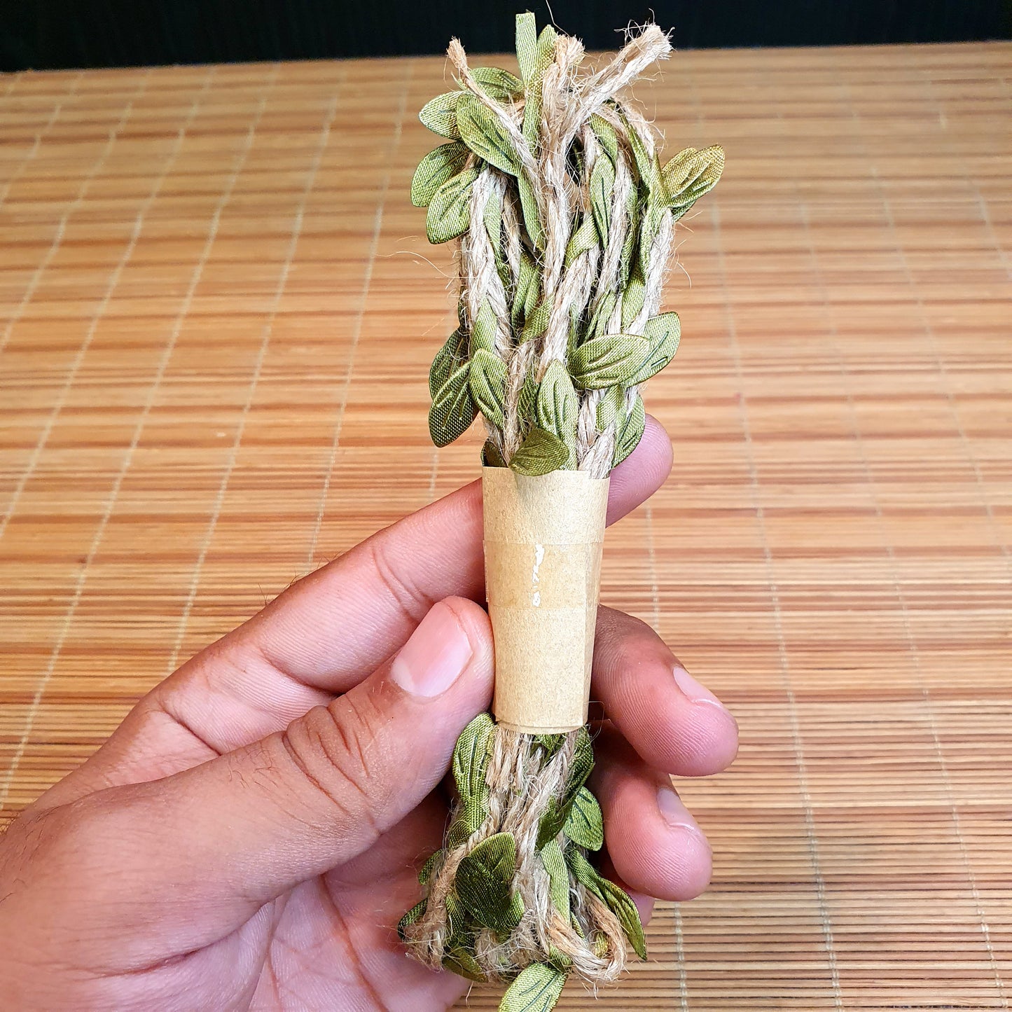 Long Decoration Leaves Thread Pack of 10