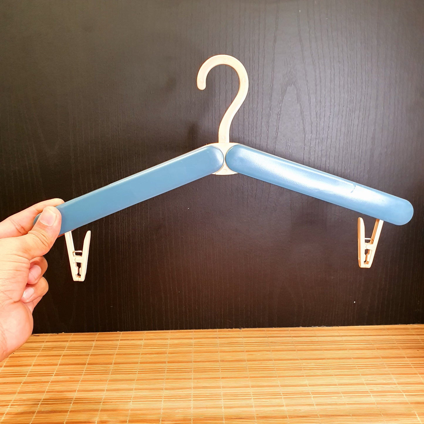 Foldable Hanger