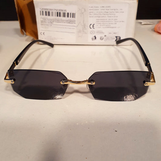 Black Glasses Gold 556