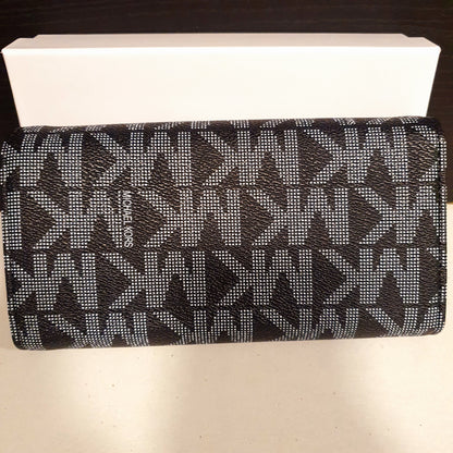 Michael Kors Long Wallet with Box  10260044