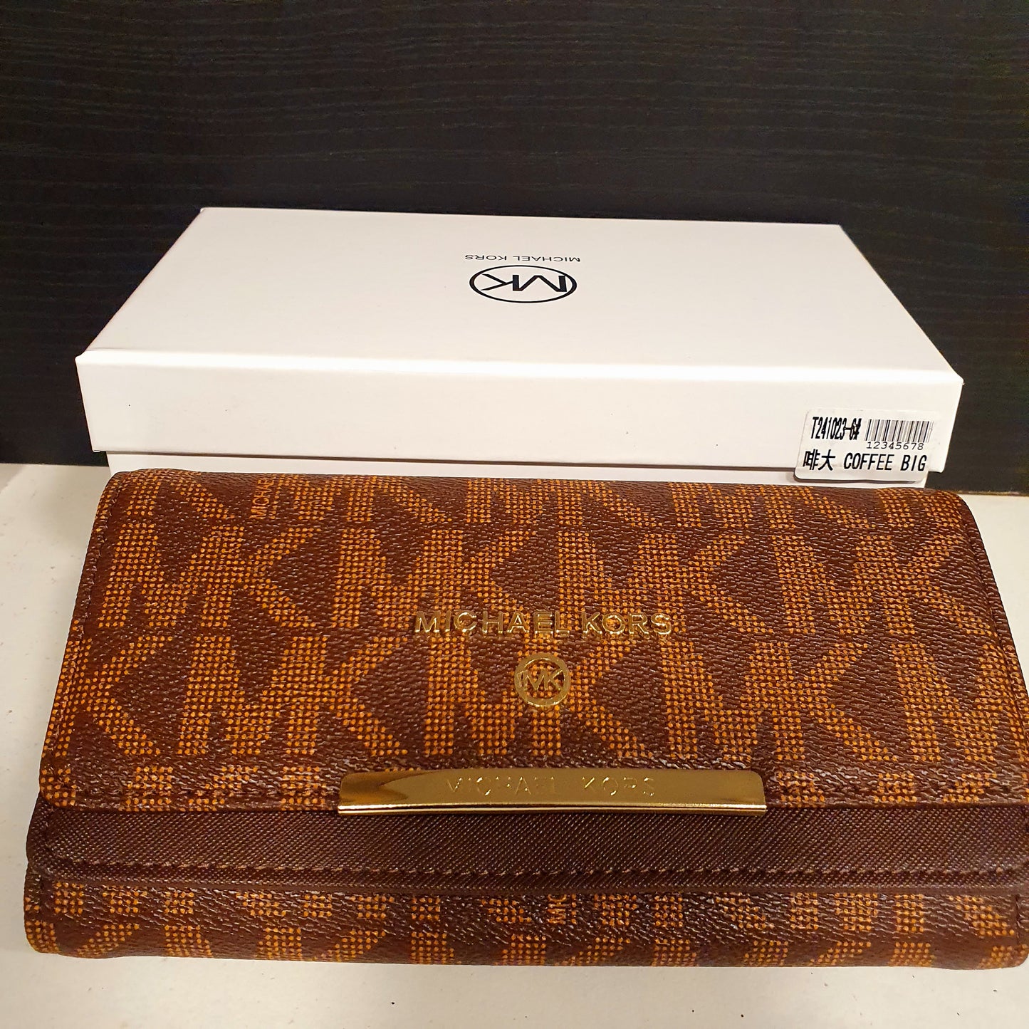 Michael Kors Long Wallet with Box  10260044