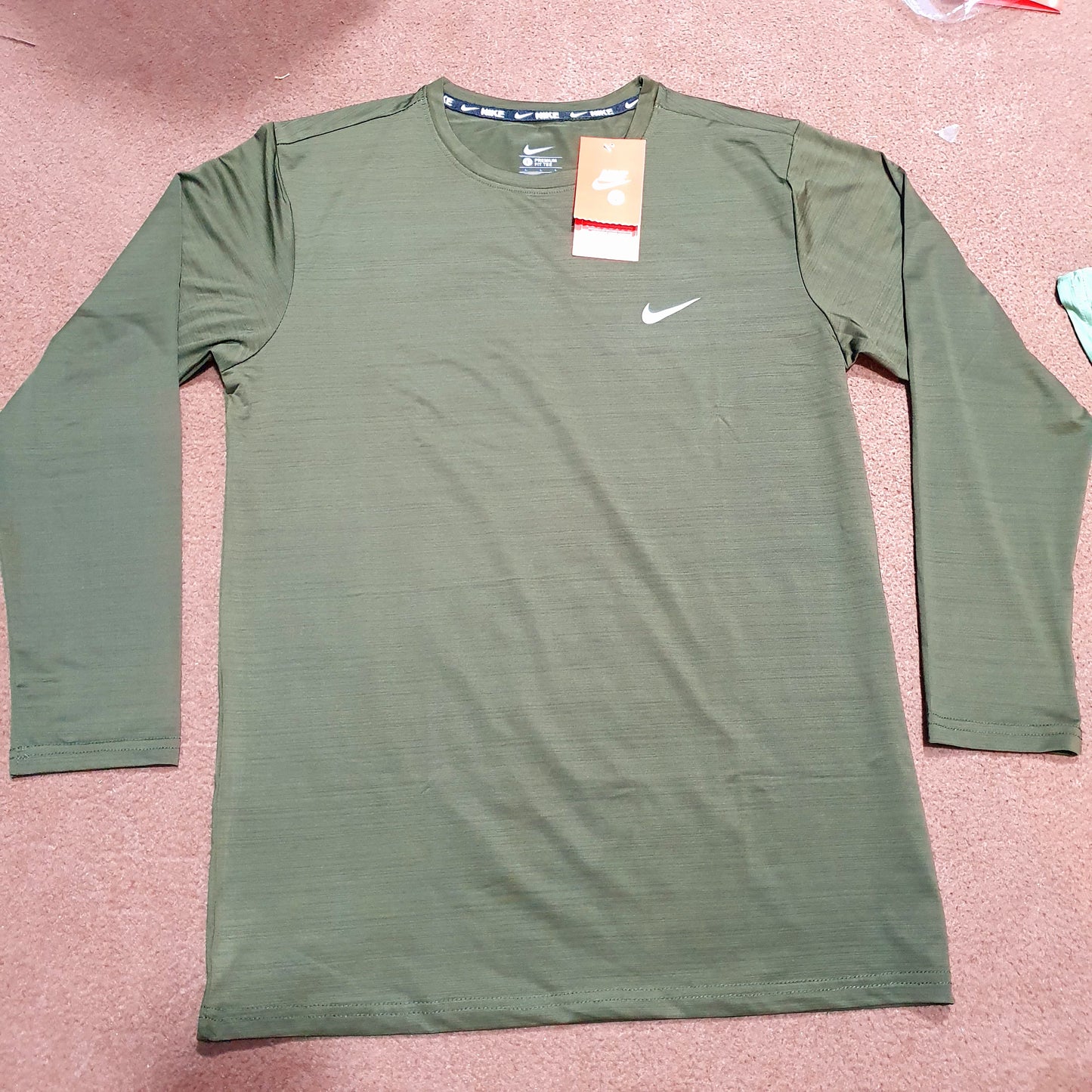 Nike  Green Mens Sports Shirt, 41900