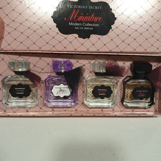 Victoria Secret Miniature Perfume set 230850