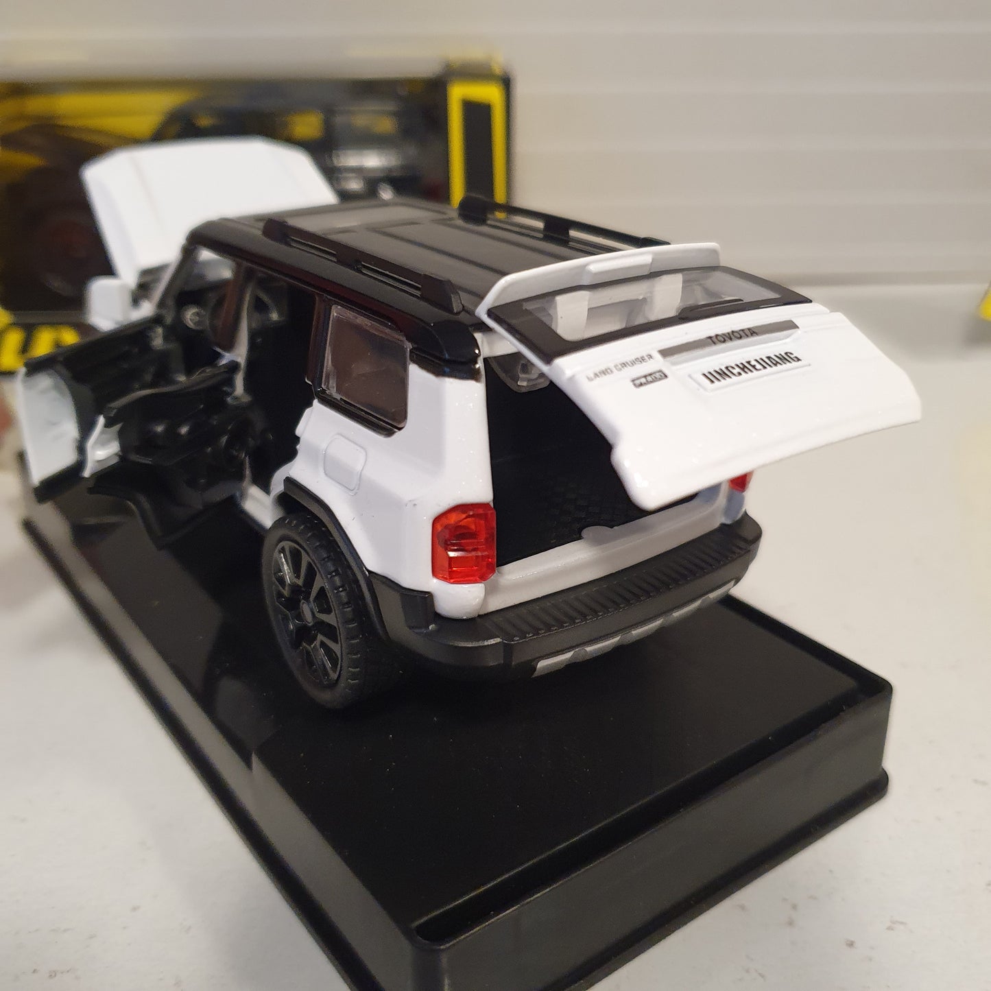 LJX Model Metal Car 23450