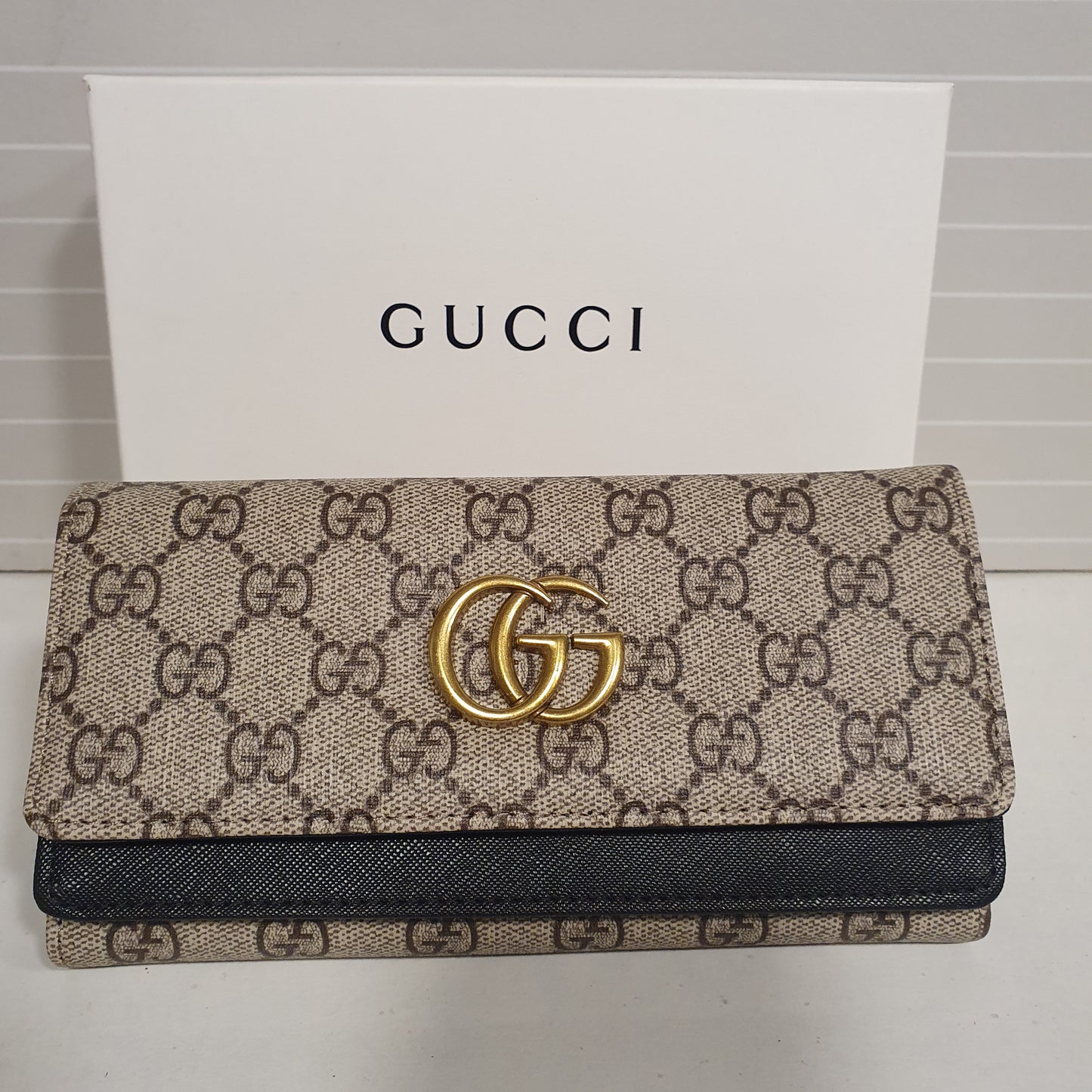 Gucci Ladies Hand Wallet 122700