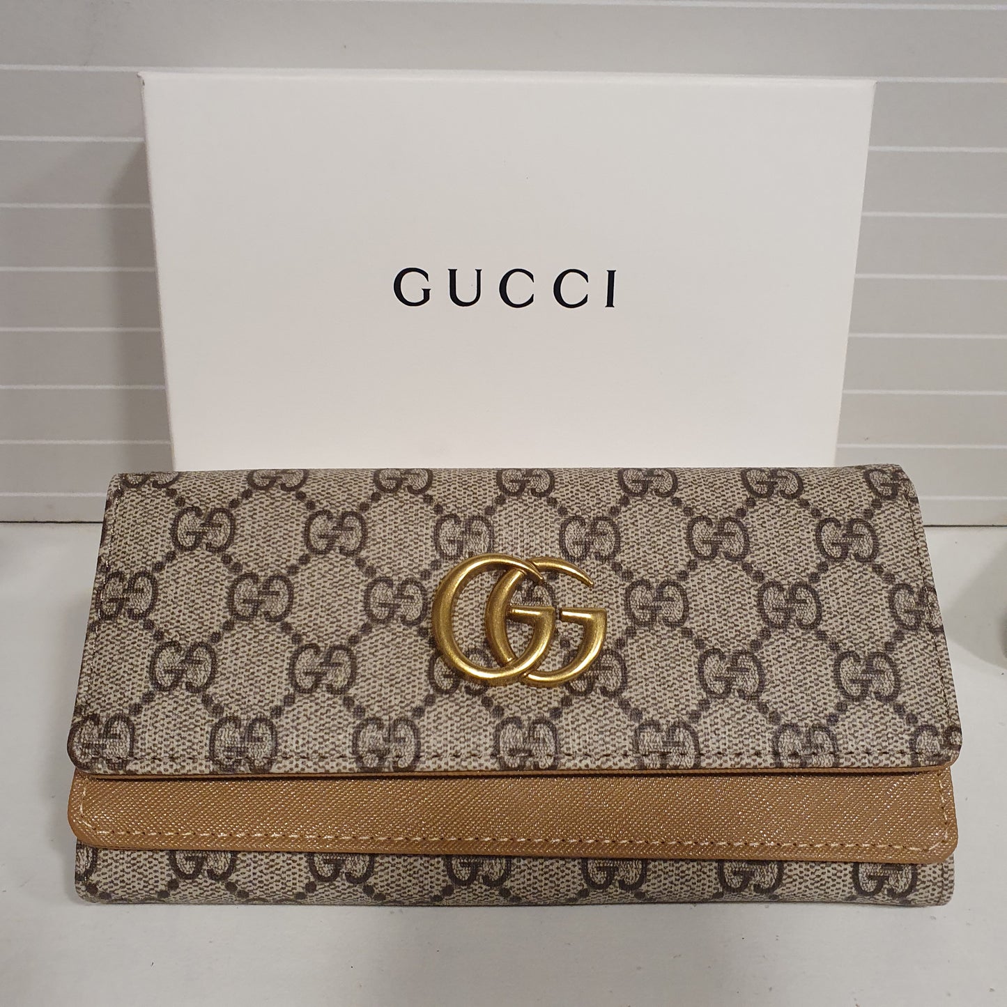 Gucci Ladies Hand Wallet 122700